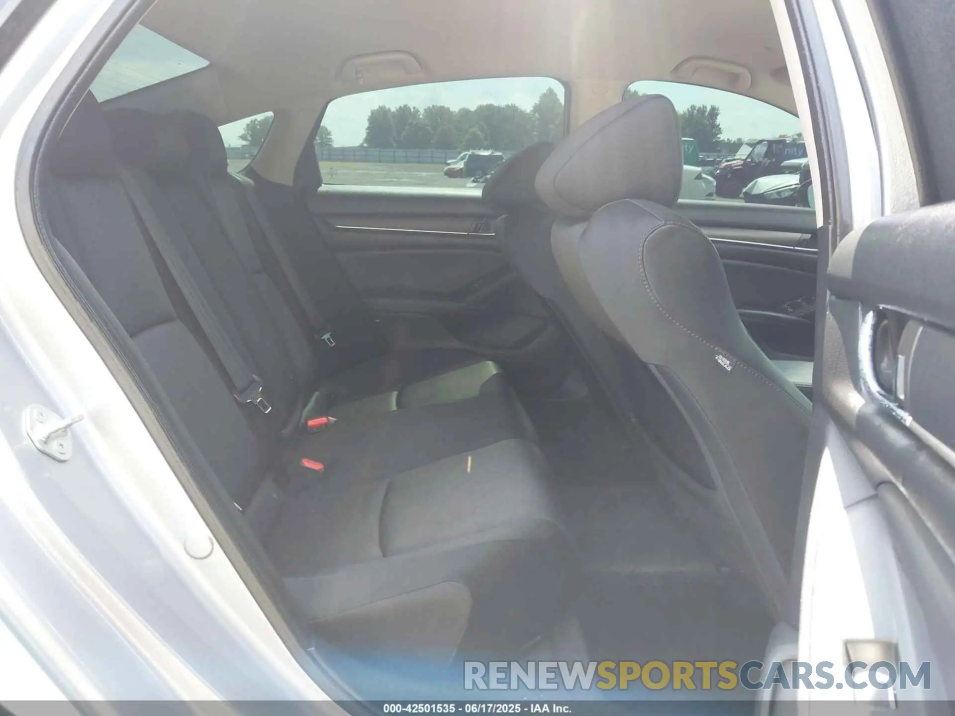 8 fotografías del automóvil dañado 1HGCV1F14MA072793 HONDA ACCORD 2021