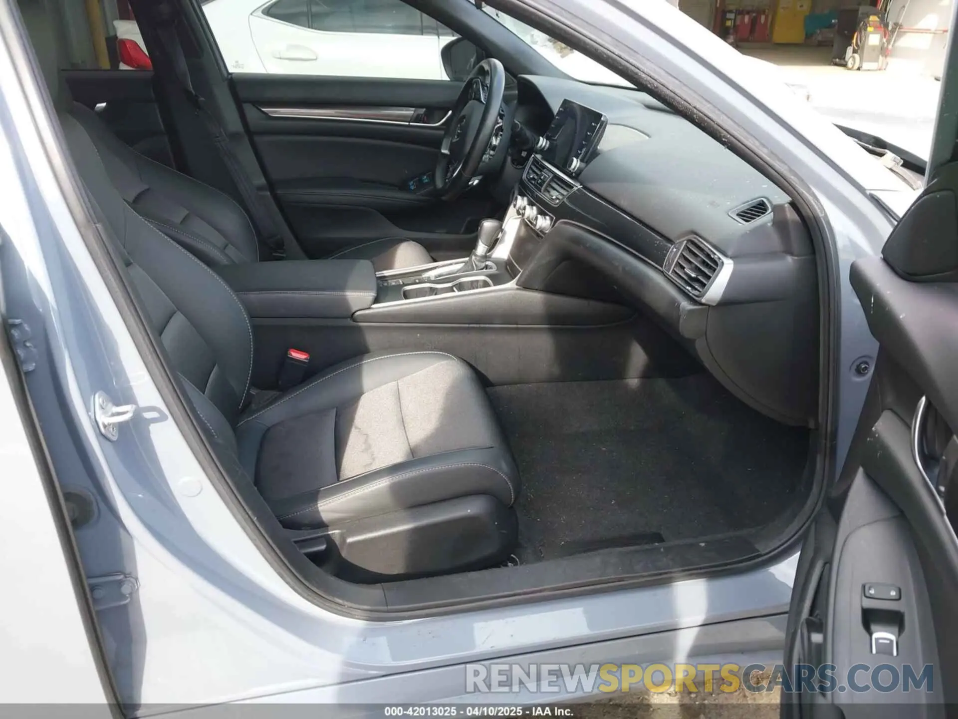 5 fotografías del automóvil dañado 1HGCV1F30MA028081 HONDA ACCORD 2021