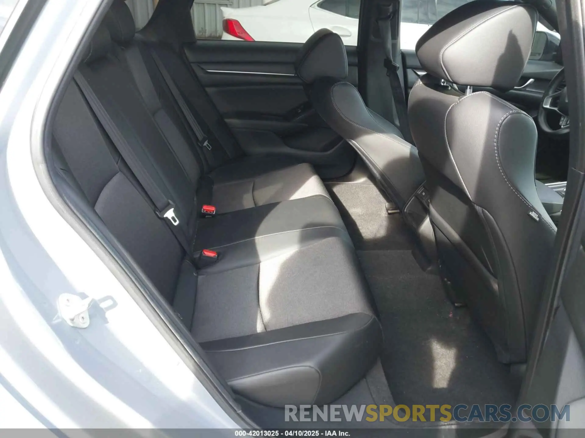 8 fotografías del automóvil dañado 1HGCV1F30MA028081 HONDA ACCORD 2021
