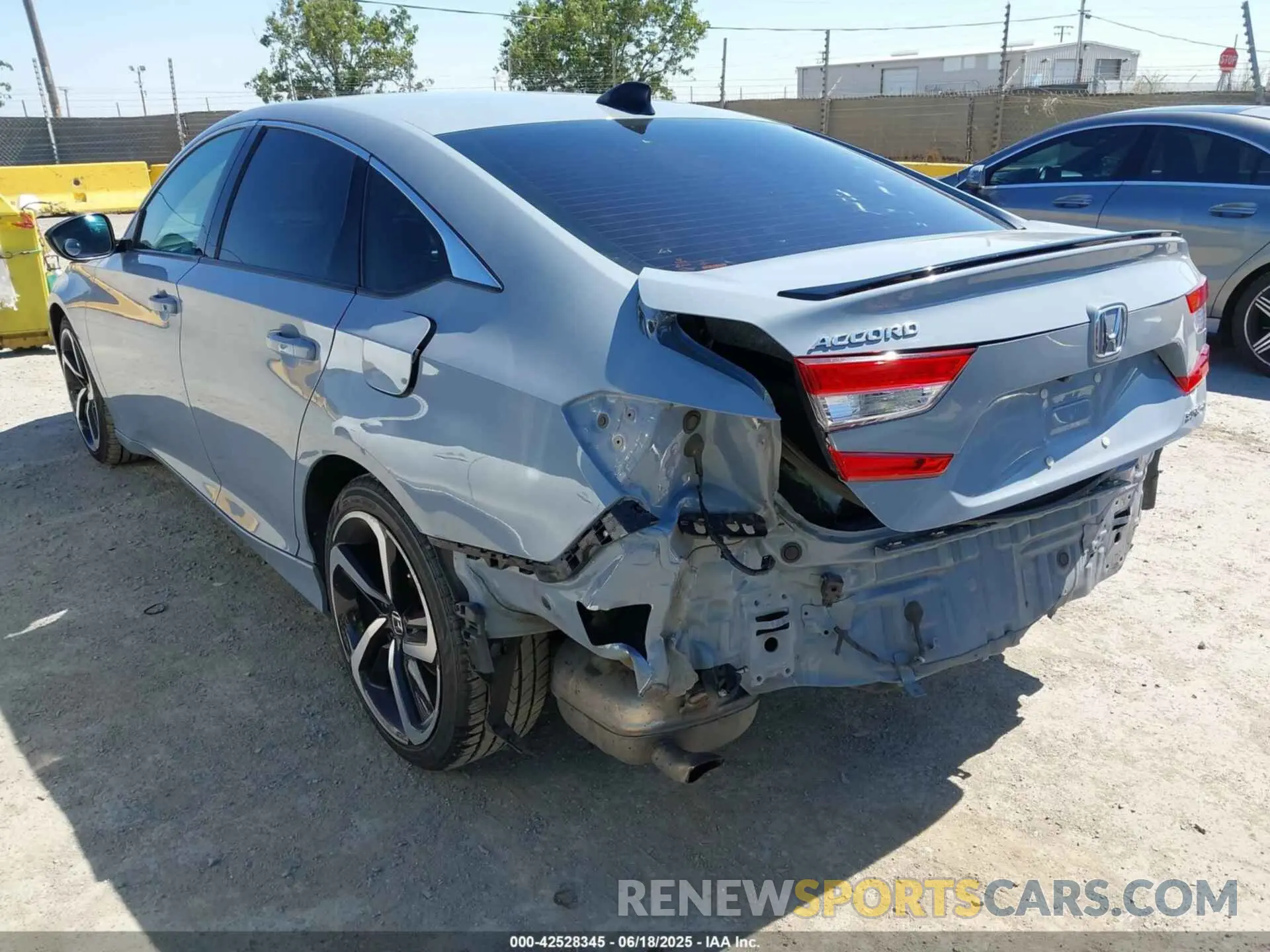 3 fotografías del automóvil dañado 1HGCV1F32MA040846 HONDA ACCORD 2021