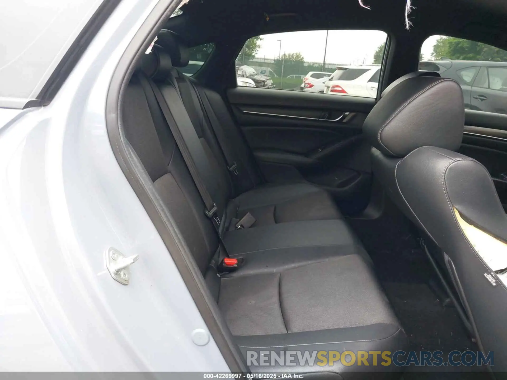 8 fotografías del automóvil dañado 1HGCV1F32MA100205 HONDA ACCORD 2021