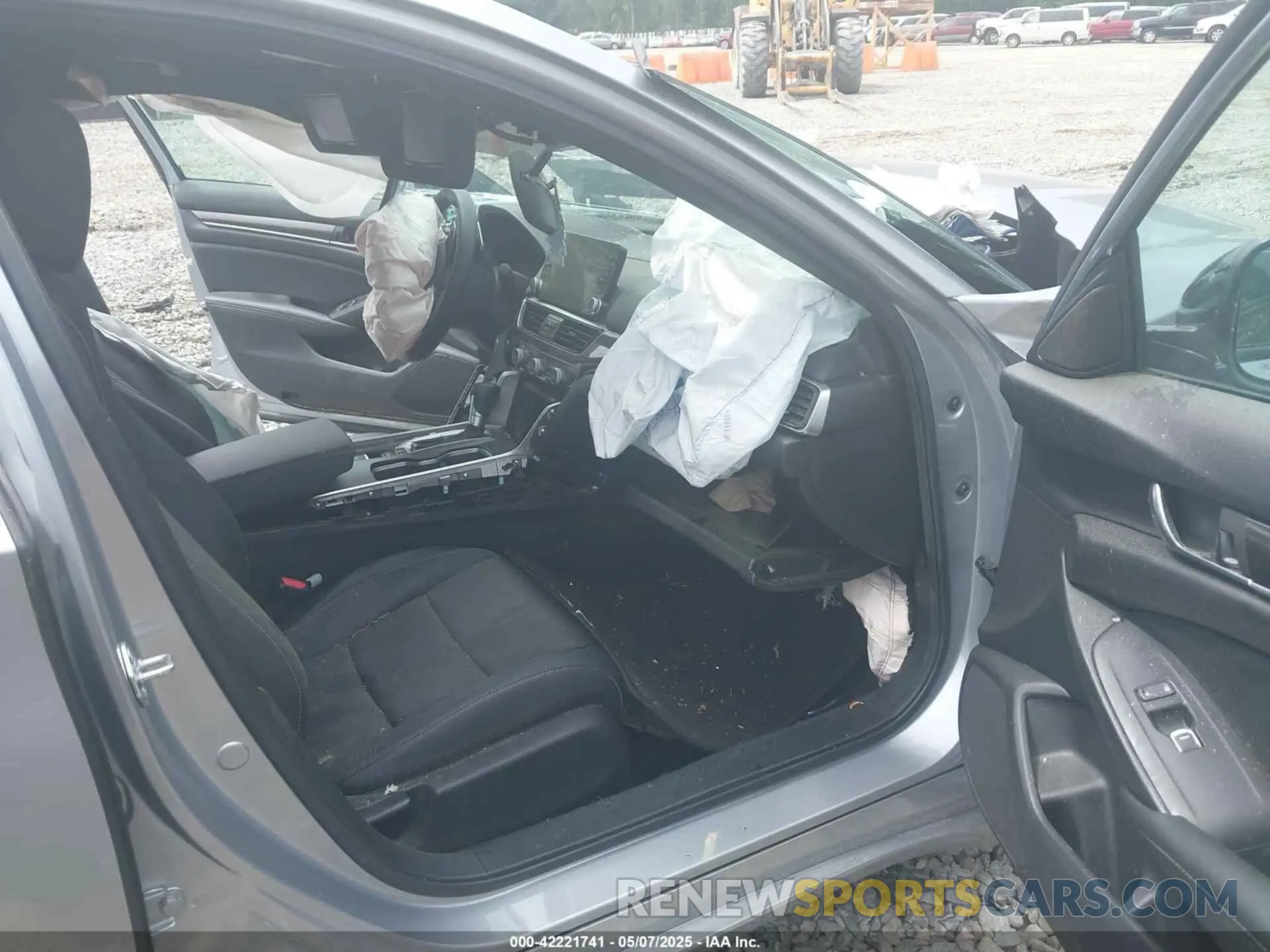 5 fotografías del automóvil dañado 1HGCV1F33MA098349 HONDA ACCORD 2021
