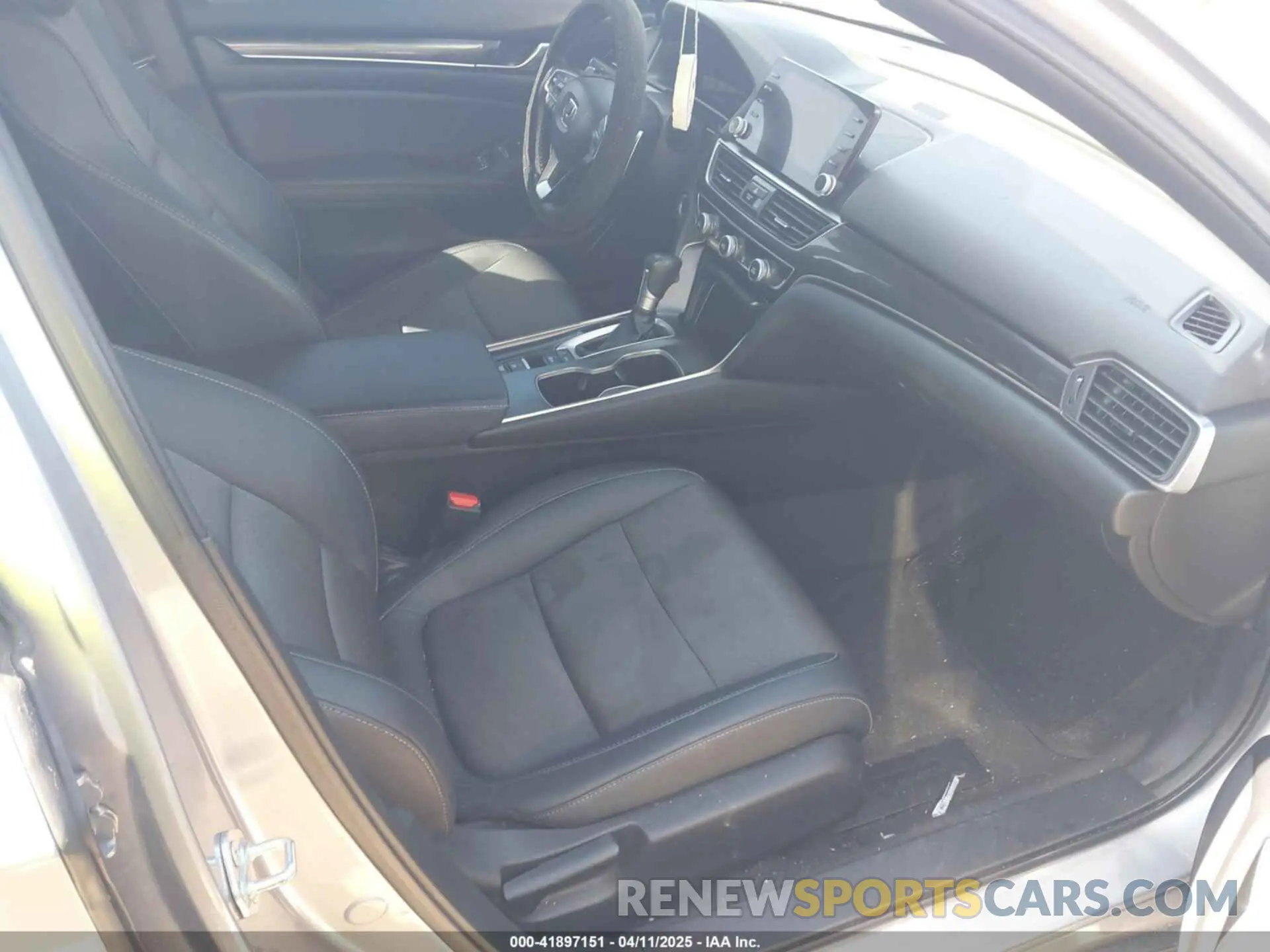 5 fotografías del automóvil dañado 1HGCV1F34MA047099 HONDA ACCORD 2021