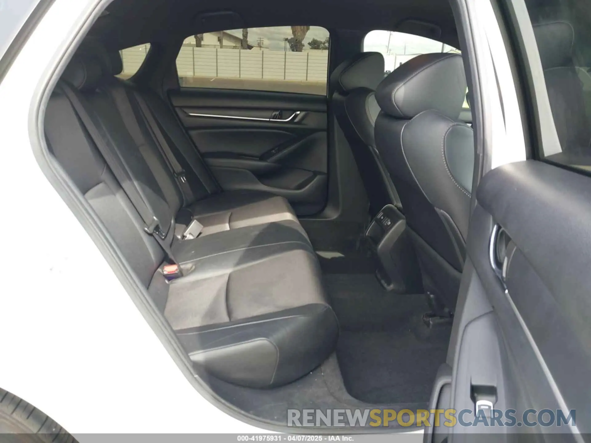 8 fotografías del automóvil dañado 1HGCV1F37MA072224 HONDA ACCORD 2021