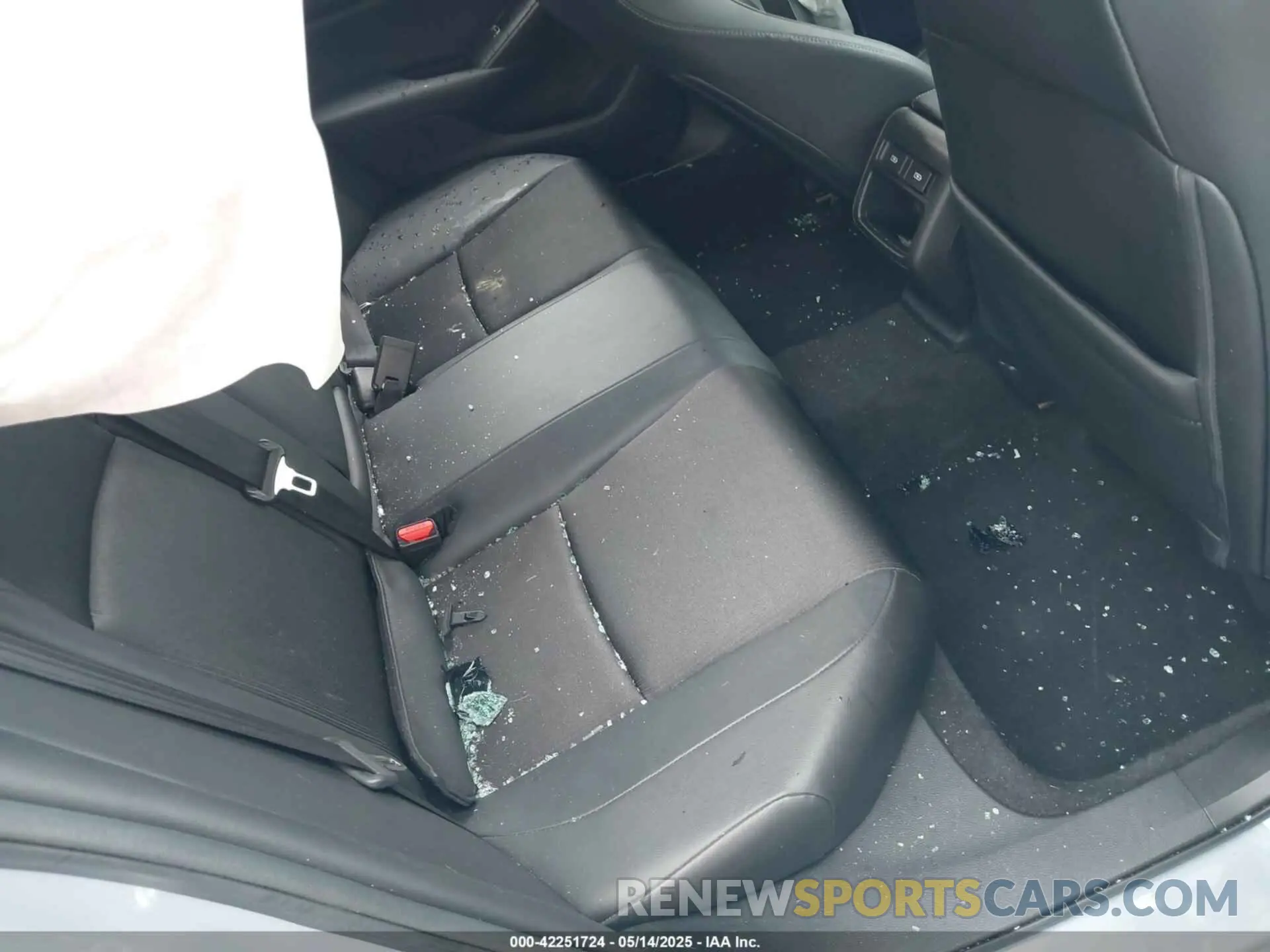 8 fotografías del automóvil dañado 1HGCV1F38MA099805 HONDA ACCORD 2021