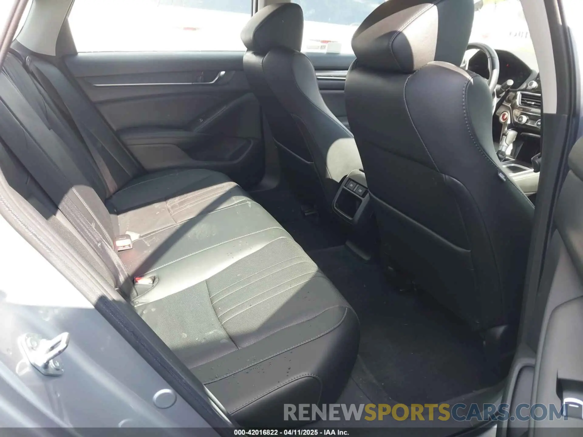 8 fotografías del automóvil dañado 1HGCV1F43MA038130 HONDA ACCORD 2021