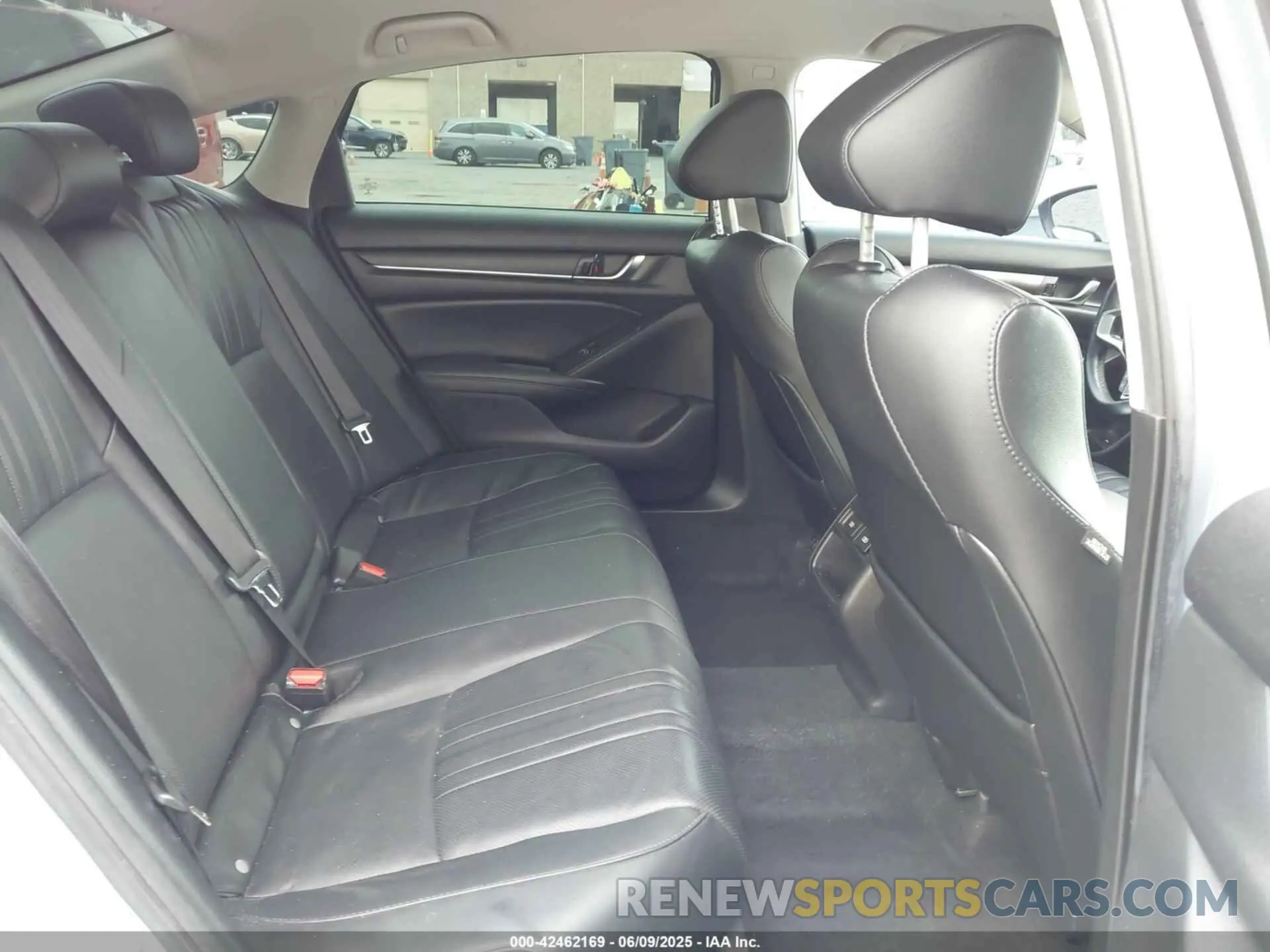 8 fotografías del automóvil dañado 1HGCV1F46MA088066 HONDA ACCORD 2021