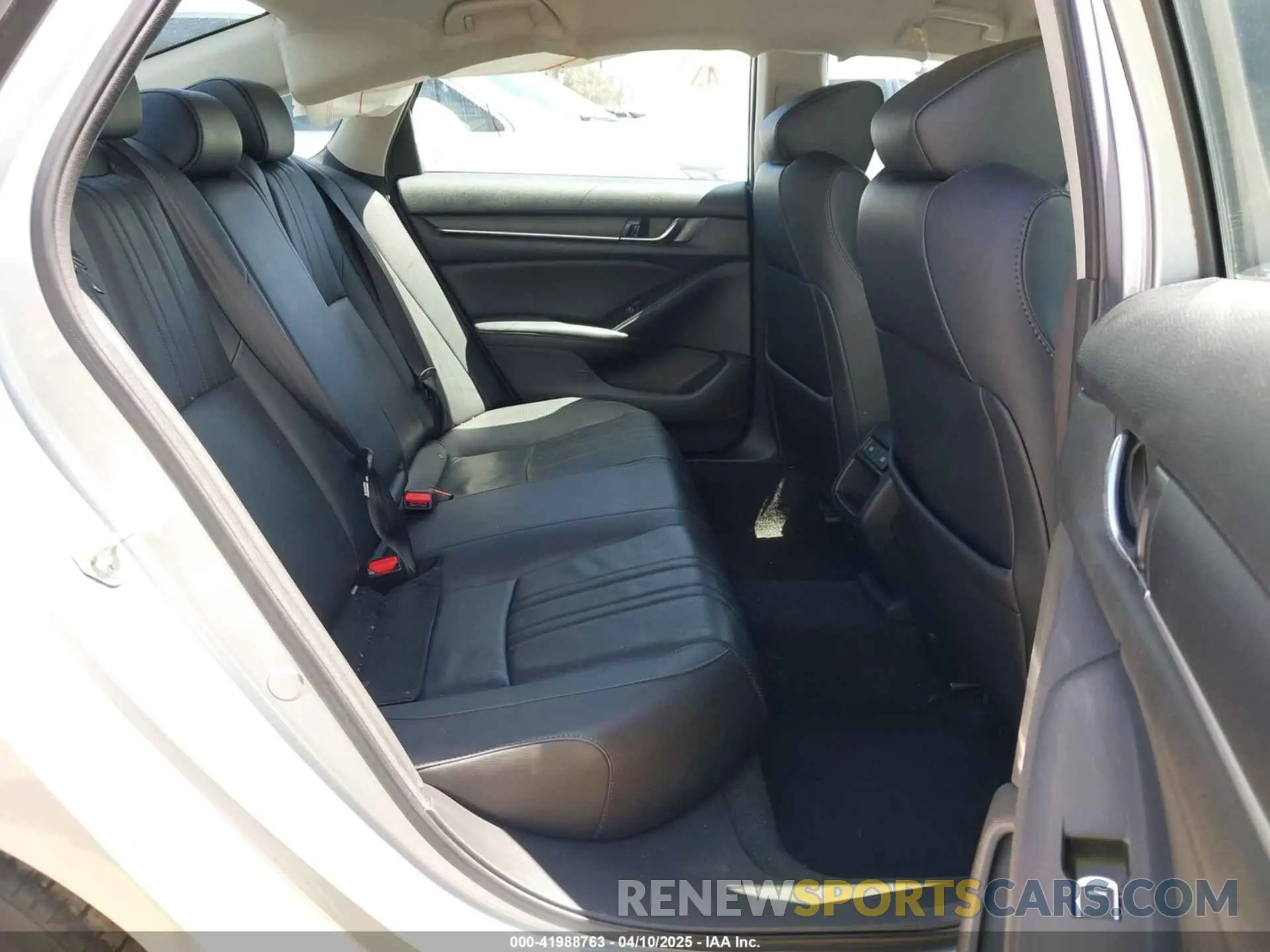 8 fotografías del automóvil dañado 1HGCV1F48MA010047 HONDA ACCORD 2021