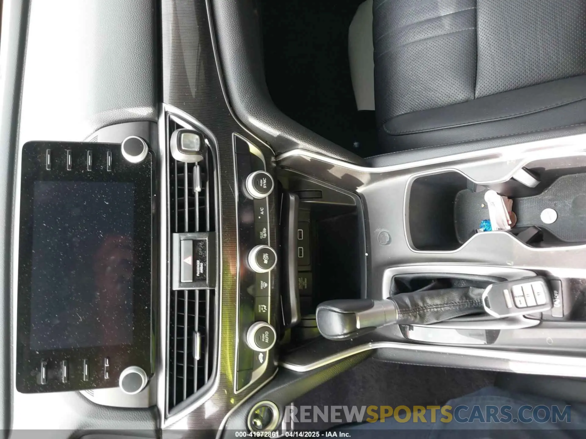 11 fotografías del automóvil dañado 1HGCV1F49MA055546 HONDA ACCORD 2021