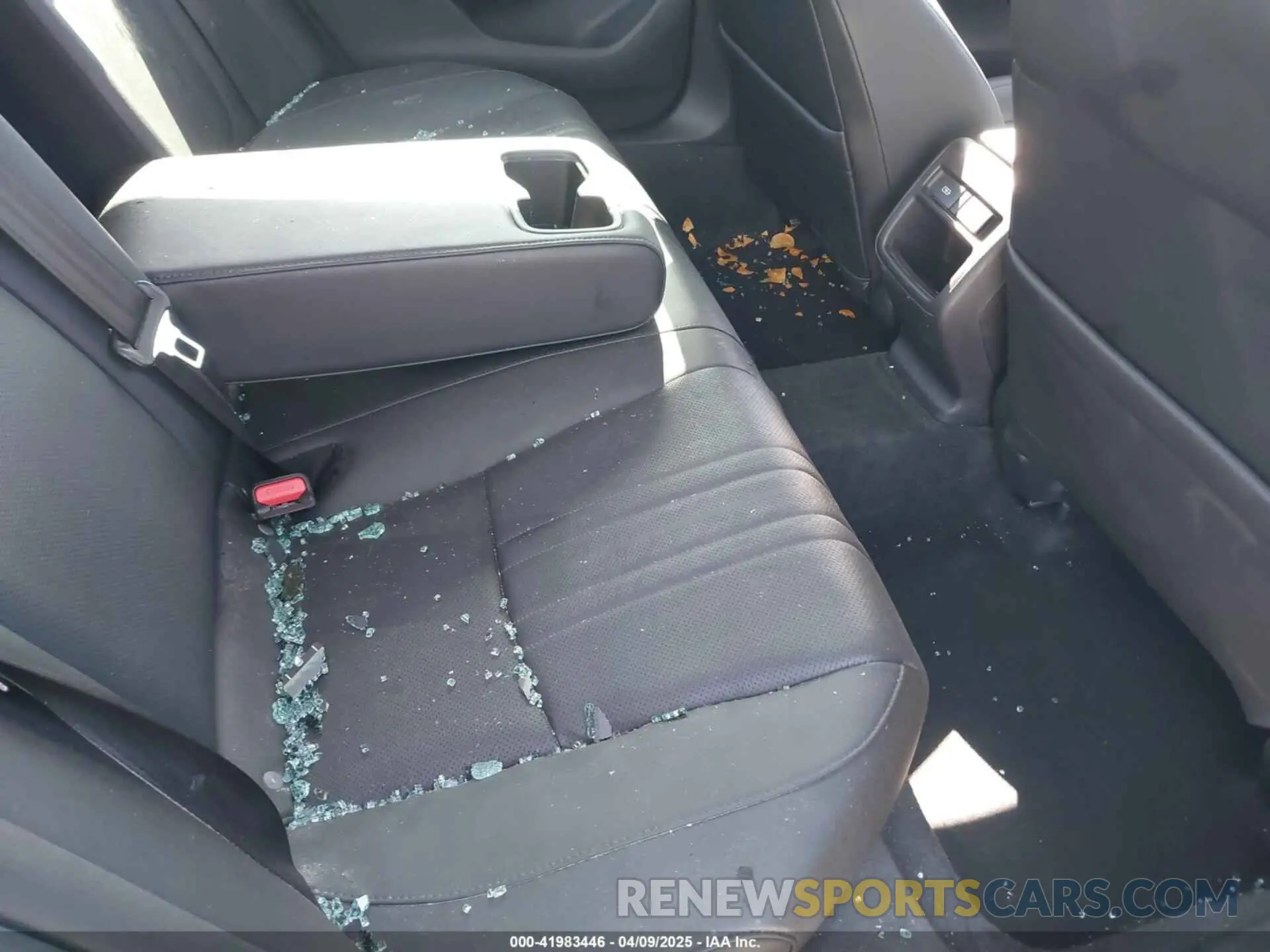 8 fotografías del automóvil dañado 1HGCV1F49MA088529 HONDA ACCORD 2021