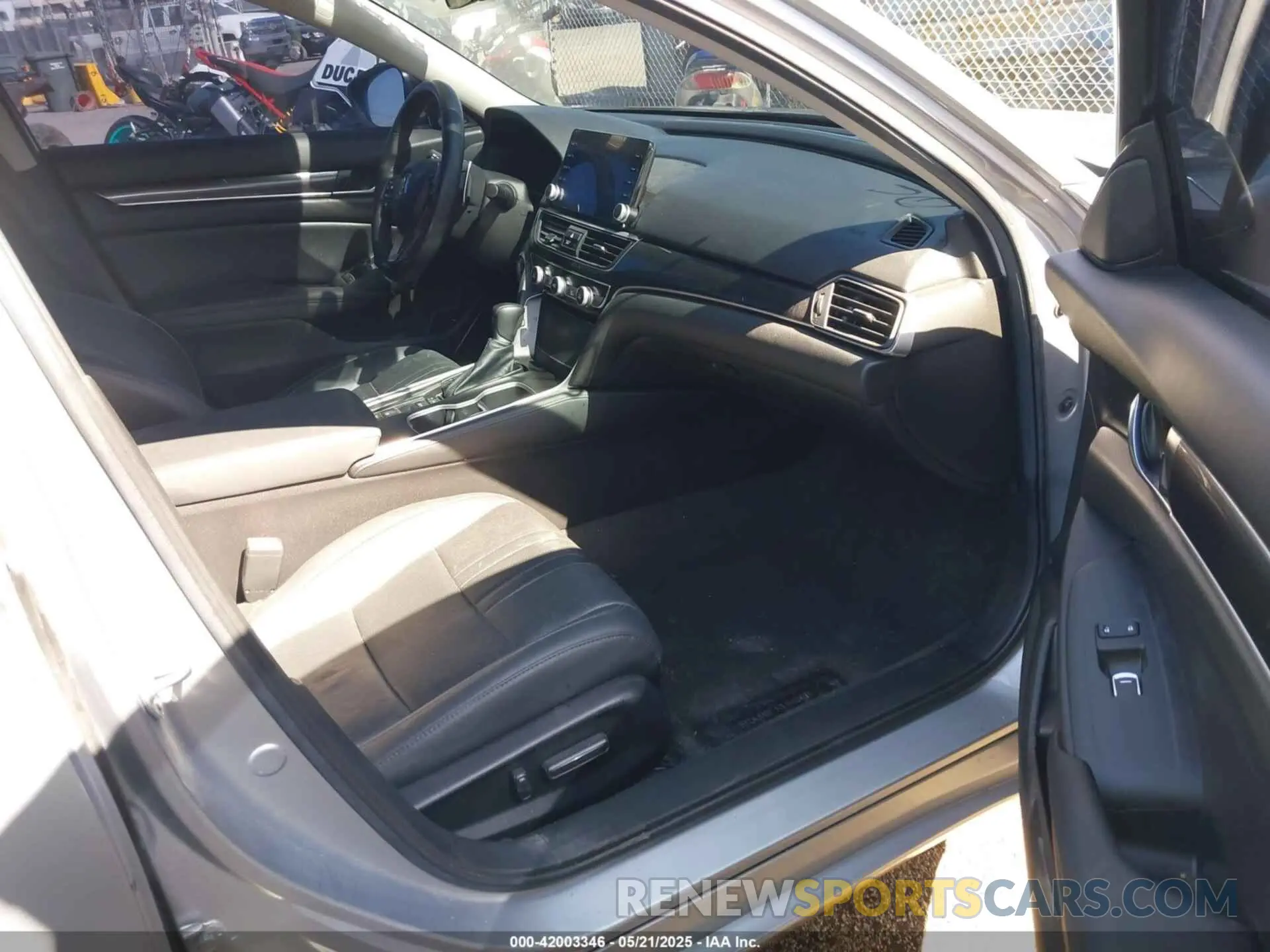 5 fotografías del automóvil dañado 1HGCV1F4XMA041705 HONDA ACCORD 2021