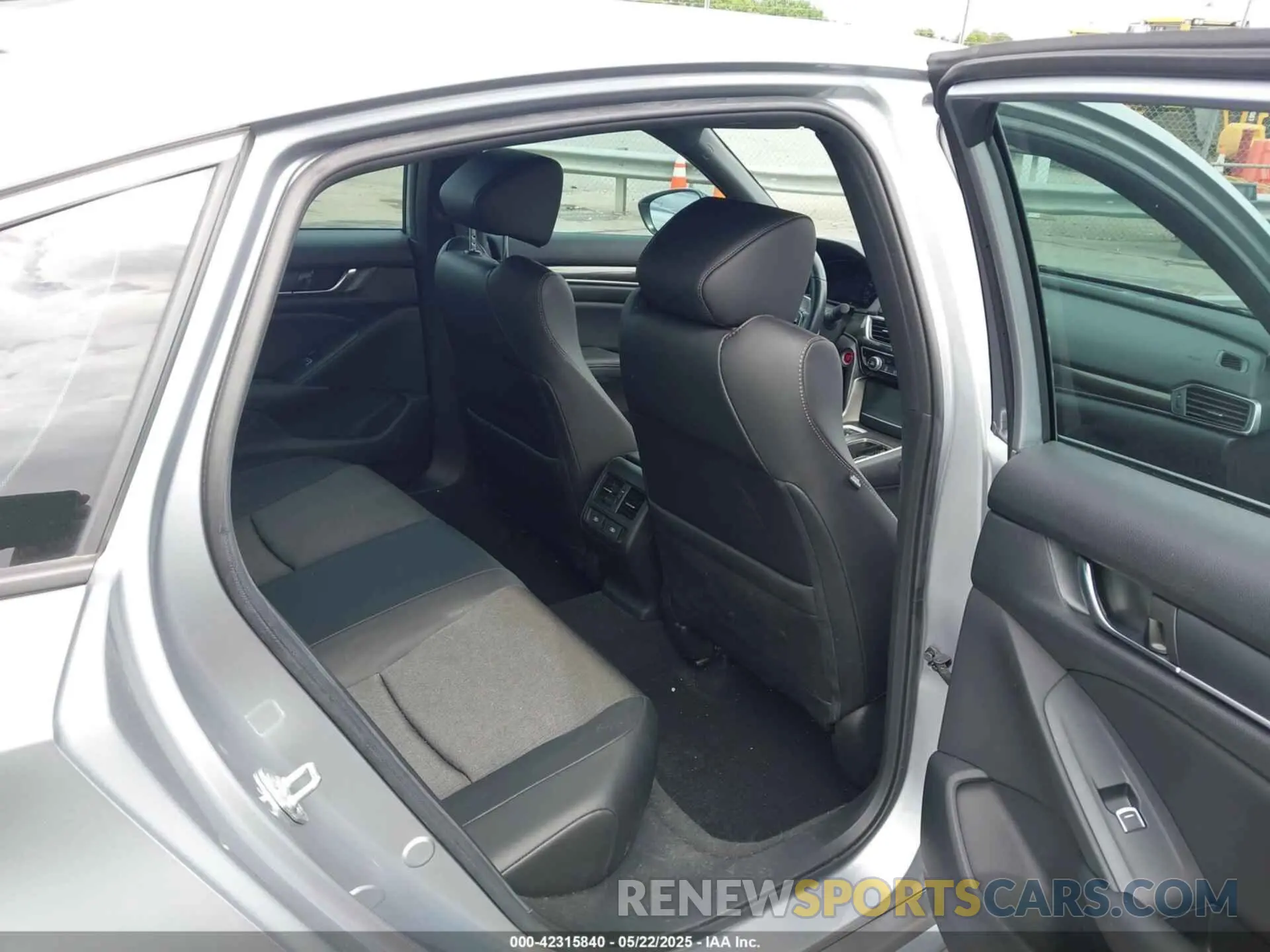 8 fotografías del automóvil dañado 1HGCV2F30MA025302 HONDA ACCORD 2021