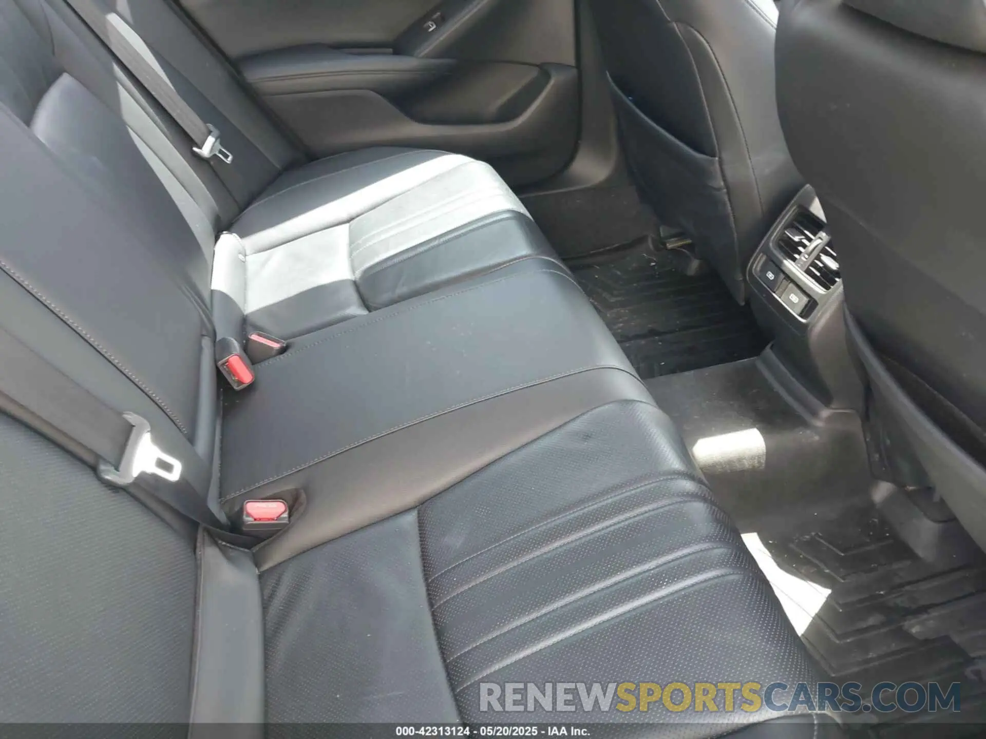 8 fotografías del automóvil dañado 1HGCV2F98MA015203 HONDA ACCORD 2021
