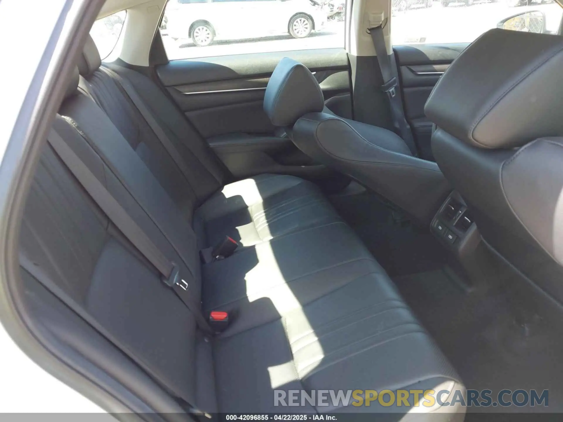 8 fotografías del automóvil dañado 1HGCV3F5XMA000592 HONDA ACCORD 2021