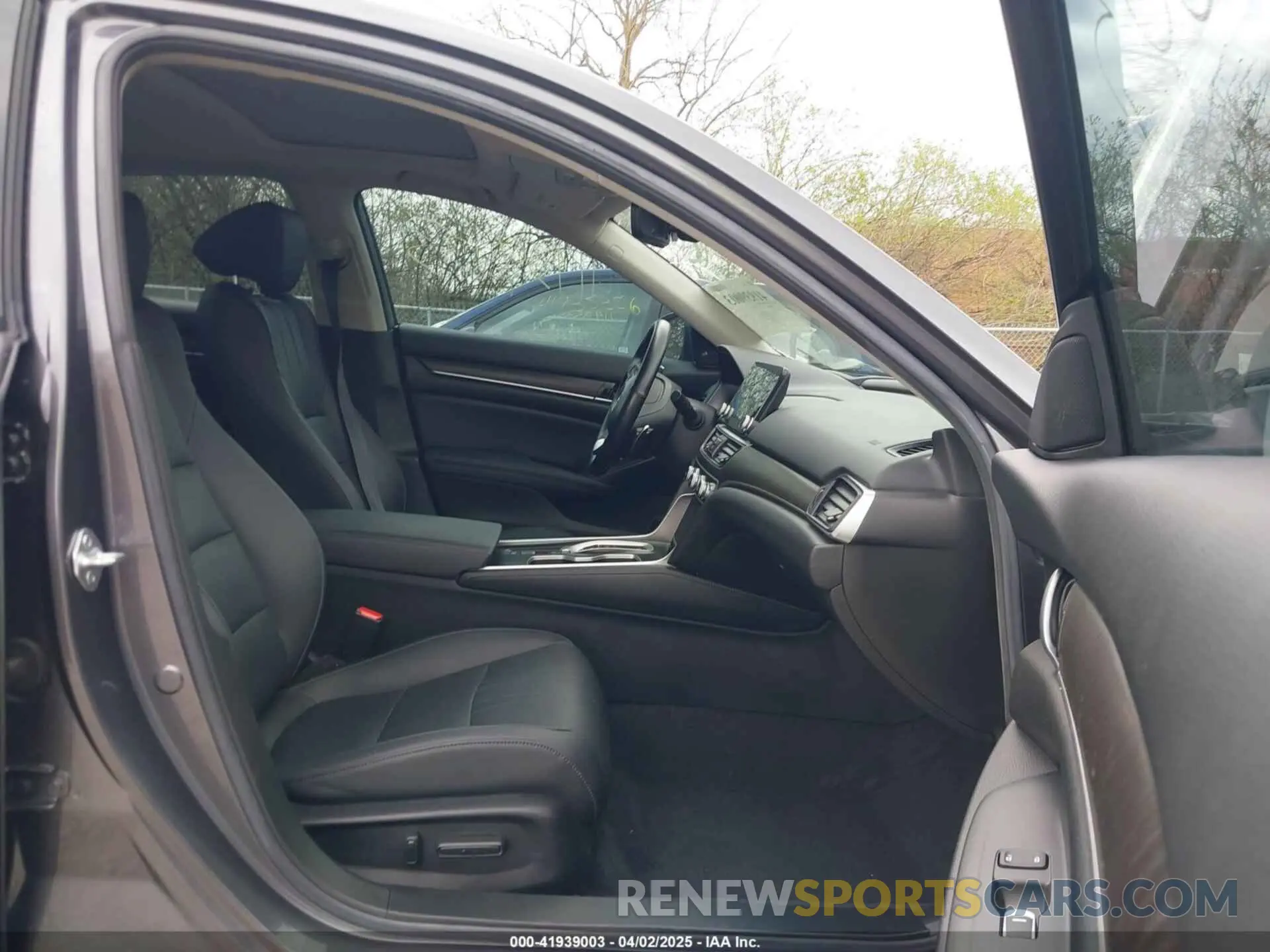 5 fotografías del automóvil dañado 1HGCV3F90MA001513 HONDA ACCORD 2021
