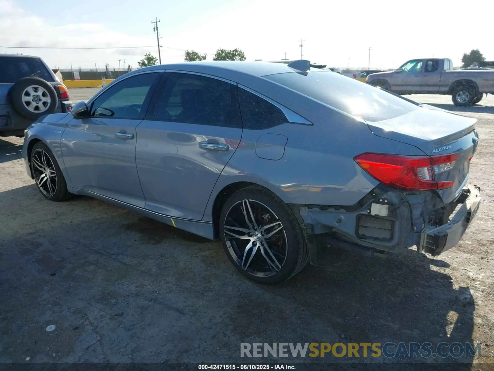 3 fotografías del automóvil dañado 1HGCV3F92MA005613 HONDA ACCORD 2021