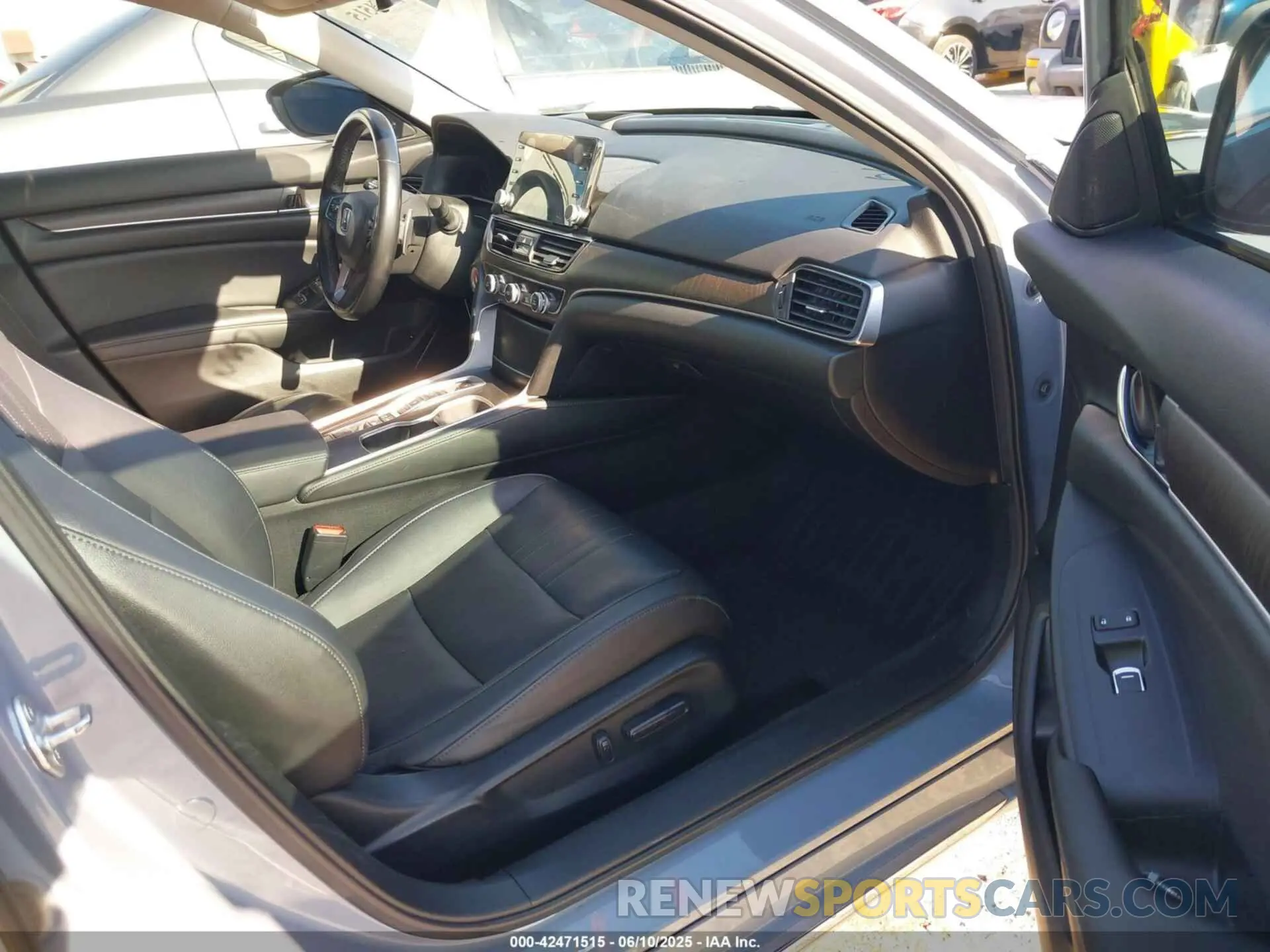 5 fotografías del automóvil dañado 1HGCV3F92MA005613 HONDA ACCORD 2021