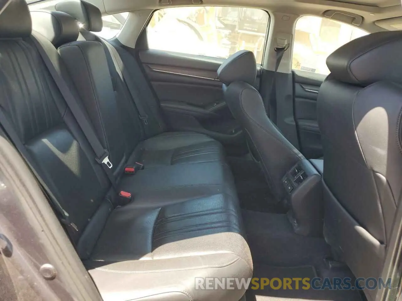 10 fotografías del automóvil dañado 1HGCV3F93MA022890 HONDA ACCORD 2021