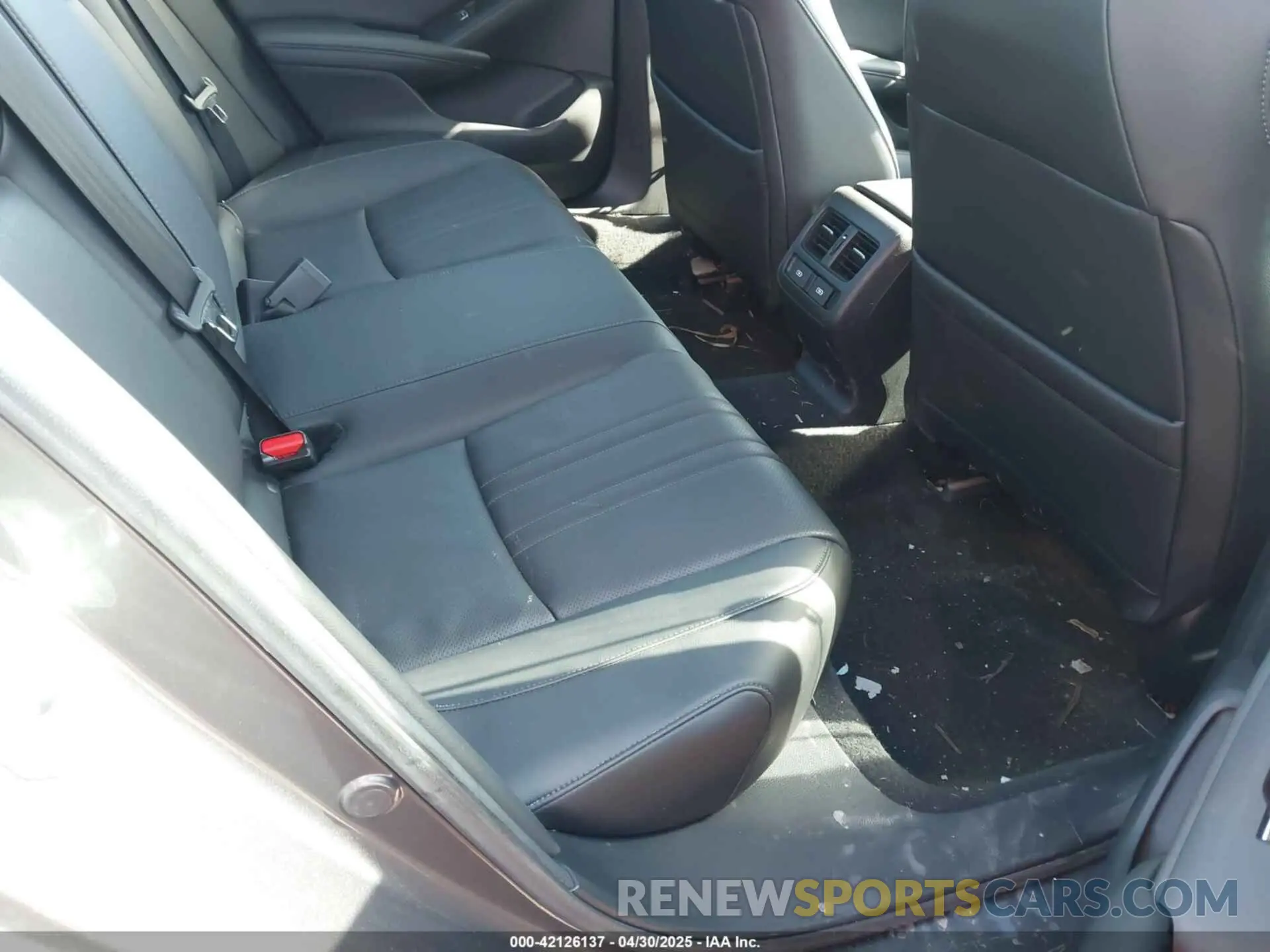 8 fotografías del automóvil dañado 1HGCV3F96MA018350 HONDA ACCORD 2021