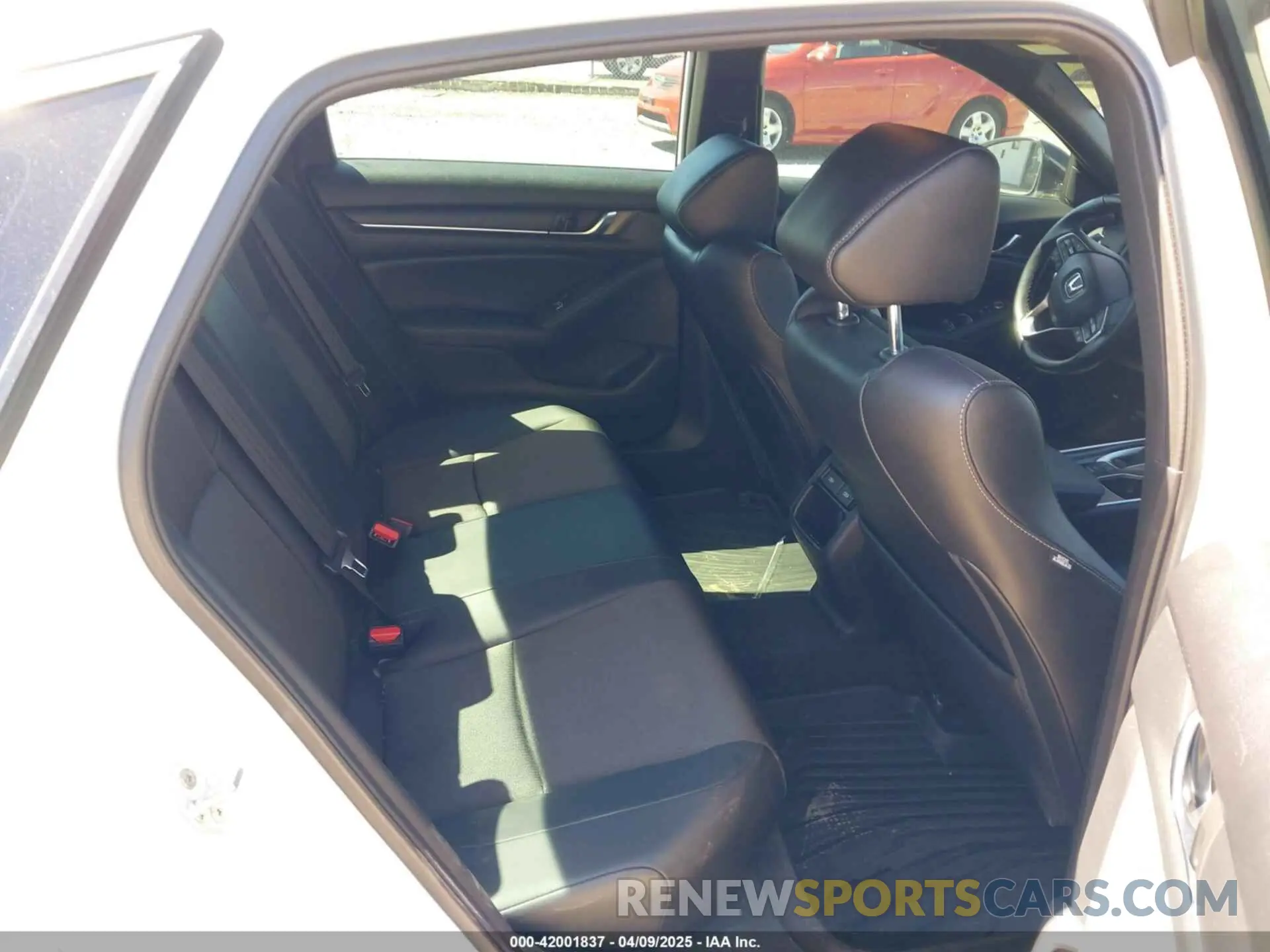 8 fotografías del automóvil dañado 1HGCV1F32NA061097 HONDA ACCORD 2022