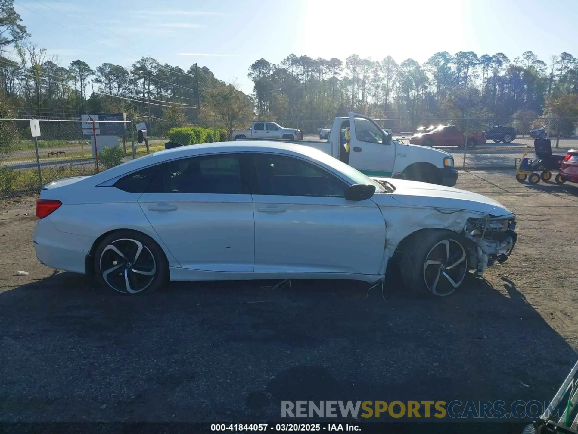 12 fotografías del automóvil dañado 1HGCV1F33NA049461 HONDA ACCORD 2022