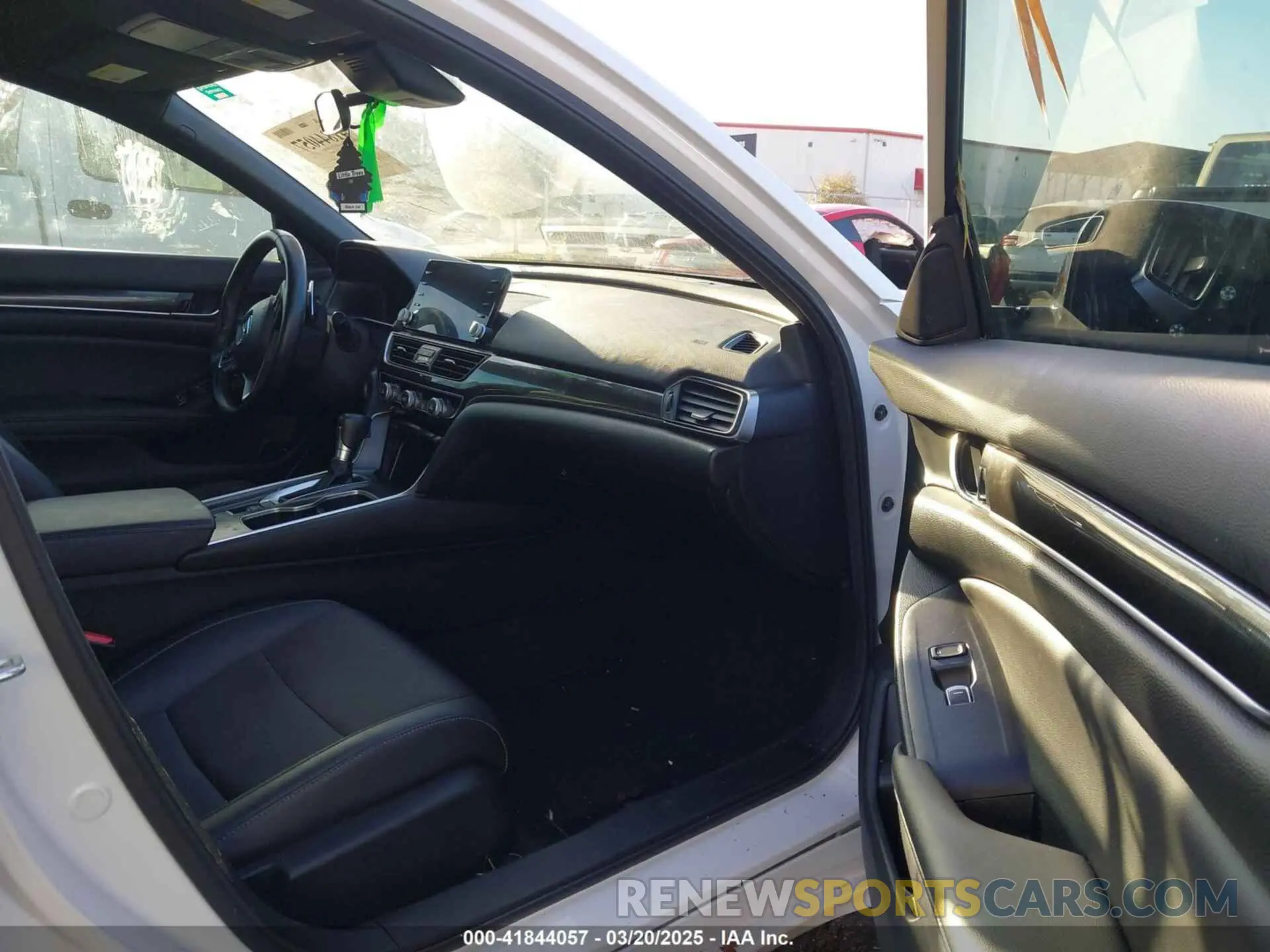 5 fotografías del automóvil dañado 1HGCV1F33NA049461 HONDA ACCORD 2022