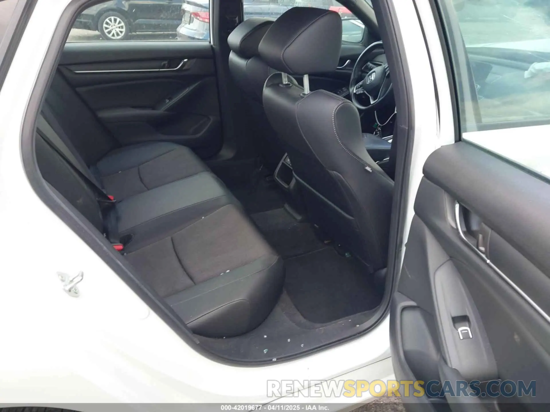 8 fotografías del automóvil dañado 1HGCV1F33NA123204 HONDA ACCORD 2022