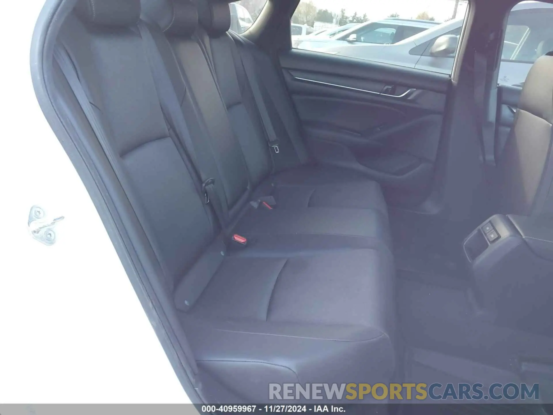 8 fotografías del automóvil dañado 1HGCV1F35NA120708 HONDA ACCORD 2022
