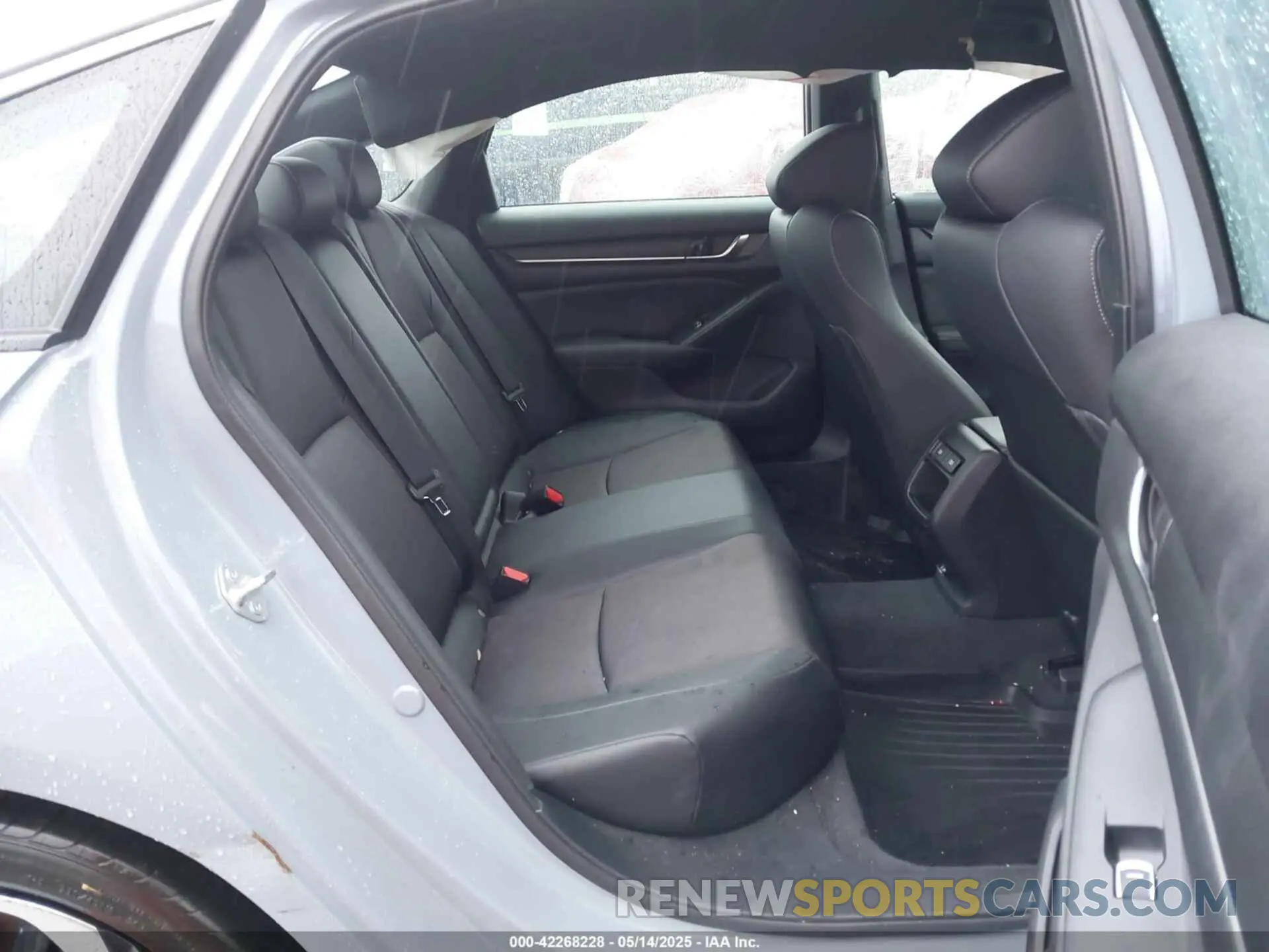 8 fotografías del automóvil dañado 1HGCV1F37NA075335 HONDA ACCORD 2022