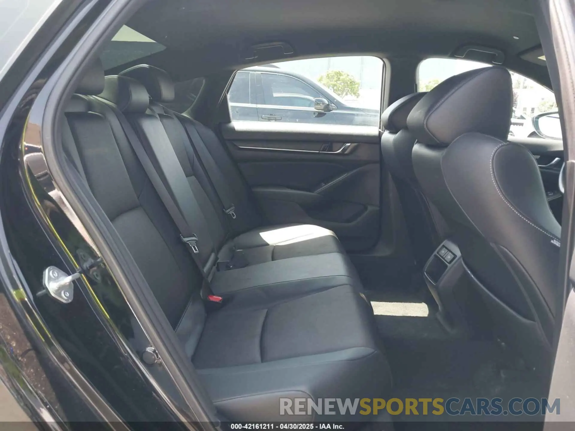 8 fotografías del automóvil dañado 1HGCV1F39NA028386 HONDA ACCORD 2022
