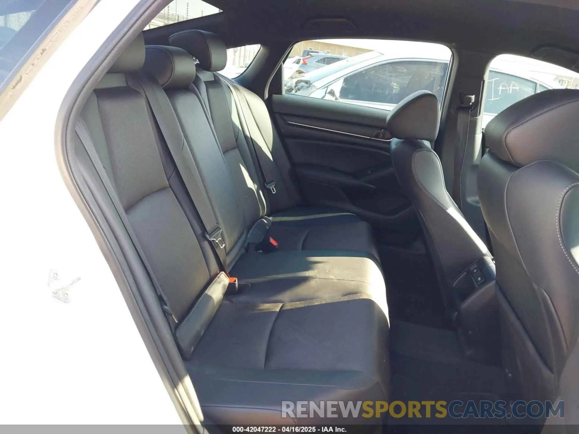 8 fotografías del automóvil dañado 1HGCV1F39NA035080 HONDA ACCORD 2022