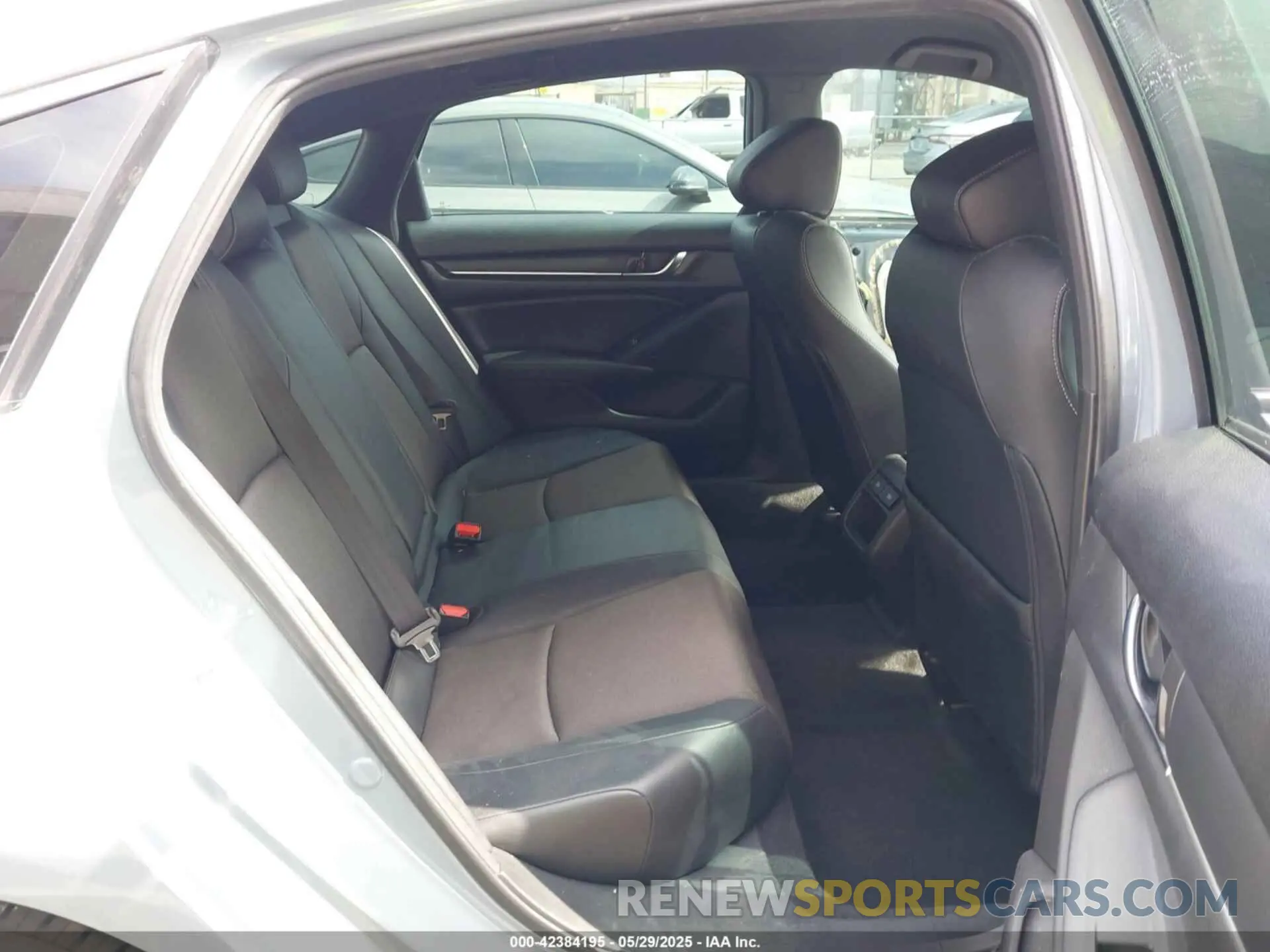 8 fotografías del automóvil dañado 1HGCV1F3XNA053152 HONDA ACCORD 2022