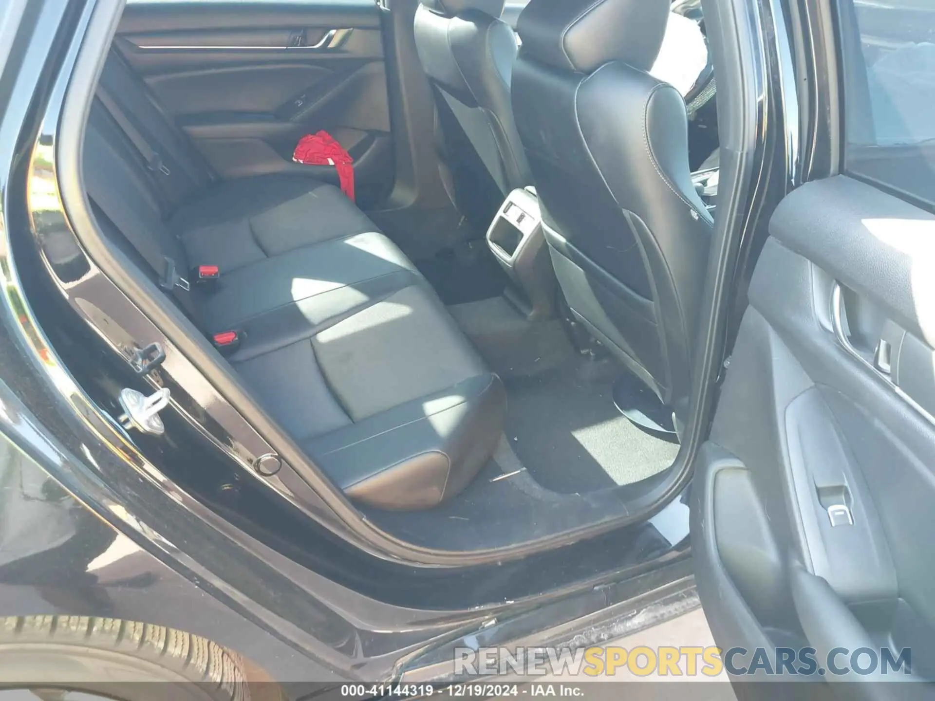 8 fotografías del automóvil dañado 1HGCV1F3XNA101989 HONDA ACCORD 2022