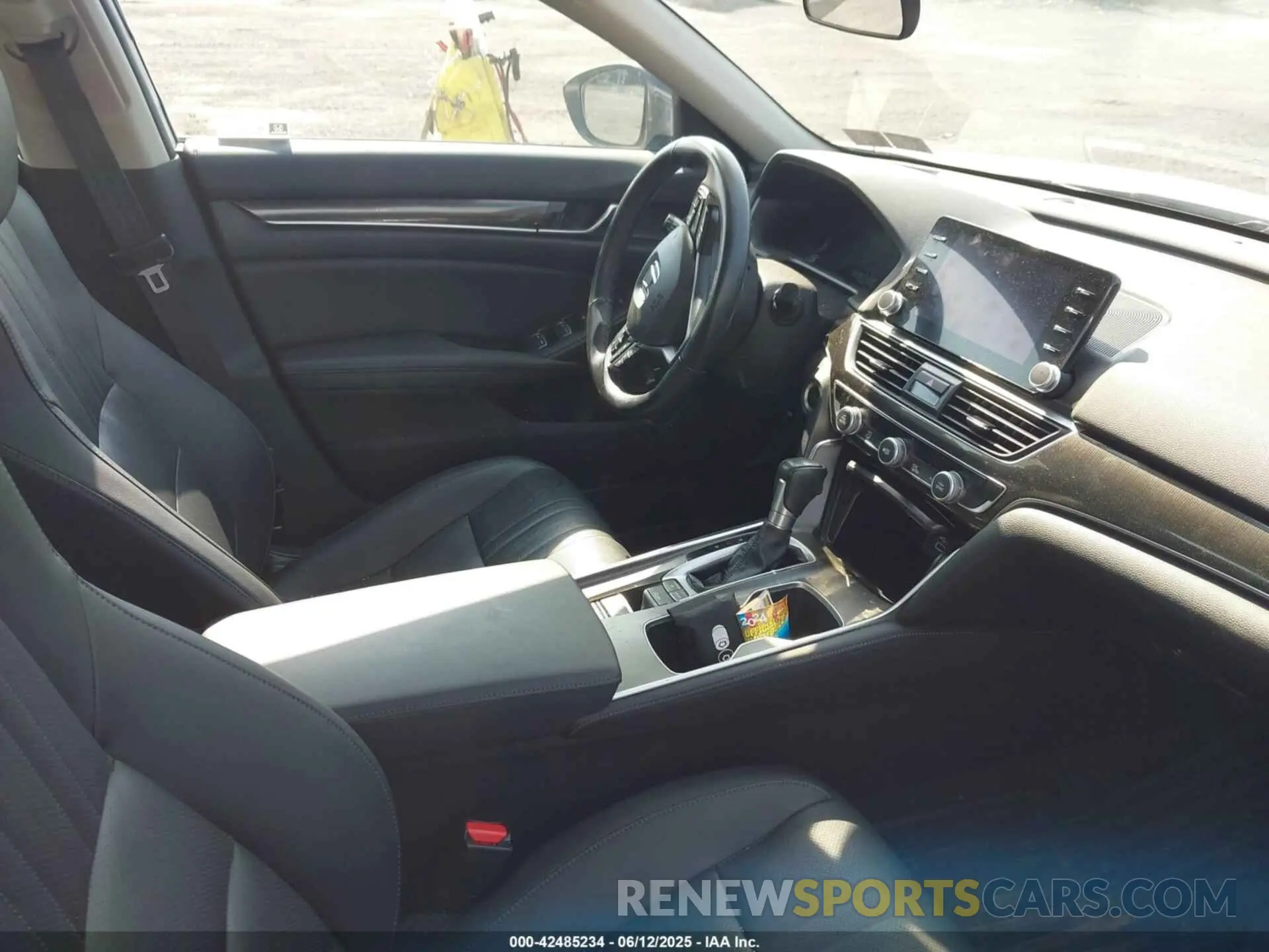 5 fotografías del automóvil dañado 1HGCV1F42NA066261 HONDA ACCORD 2022