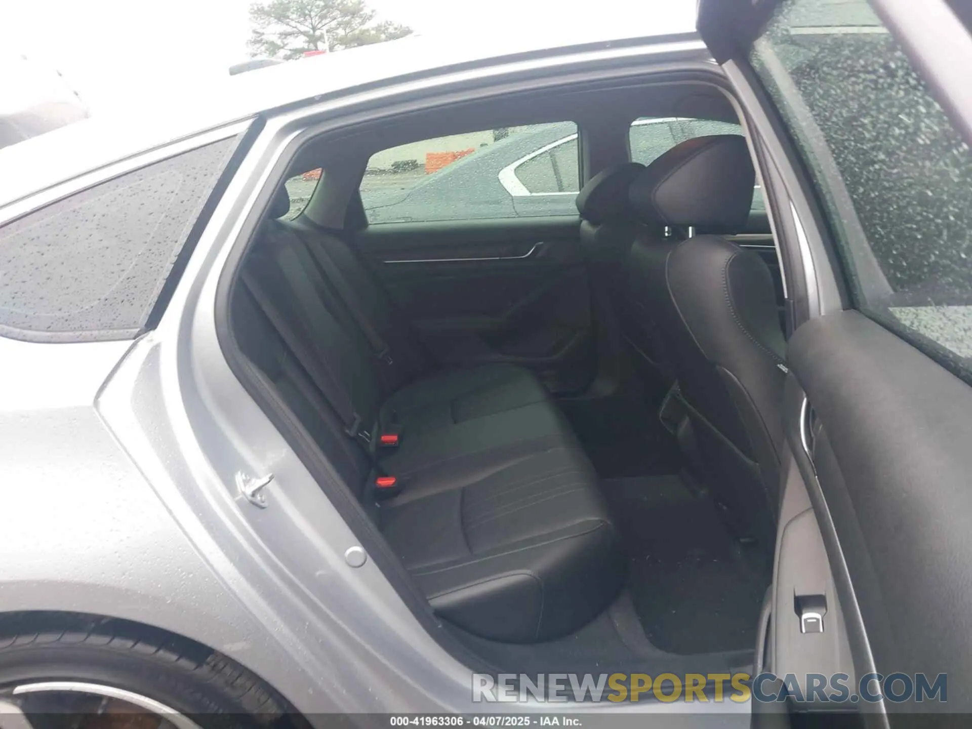 8 fotografías del automóvil dañado 1HGCV1F48NA105208 HONDA ACCORD 2022