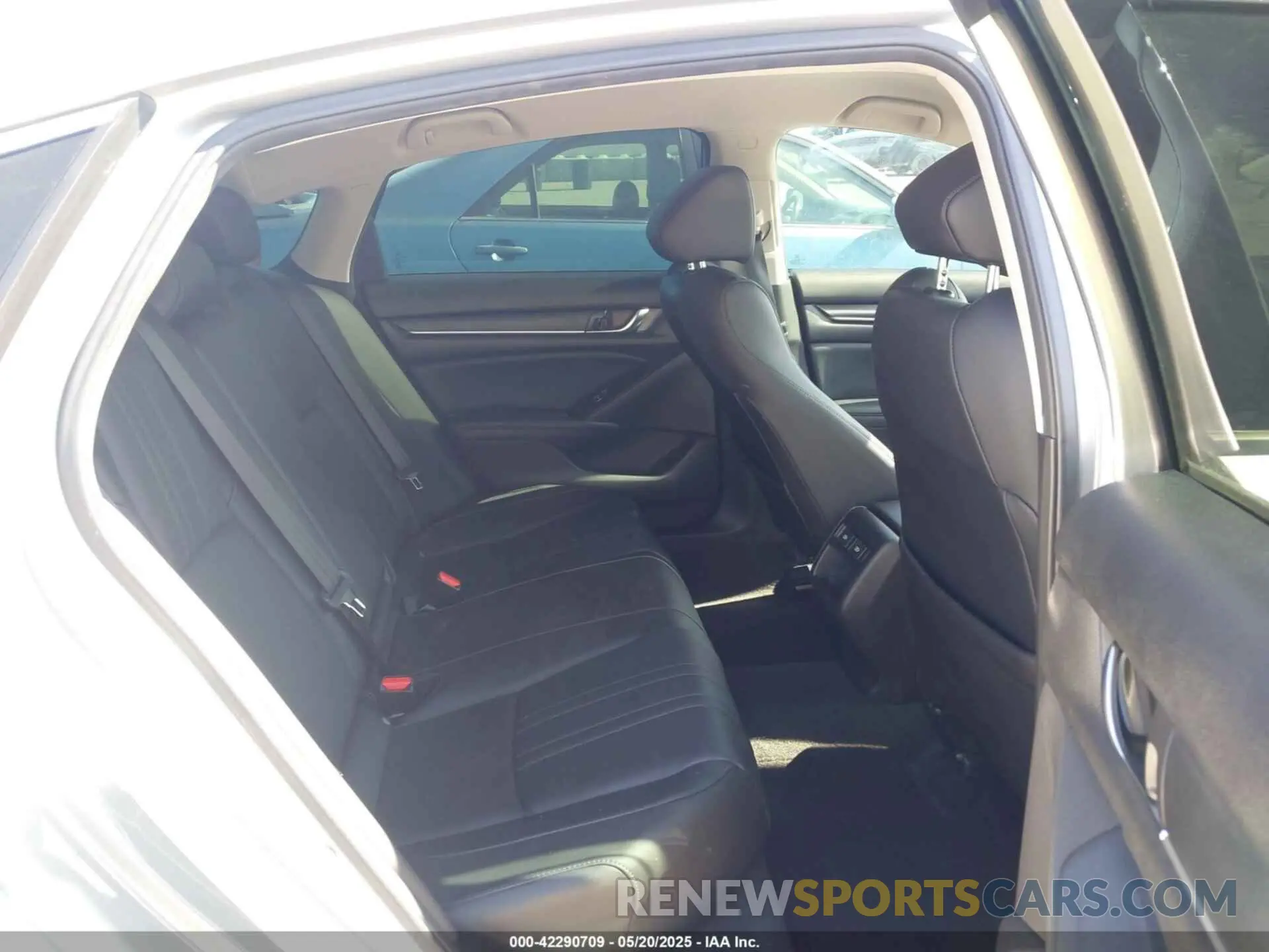 8 fotografías del automóvil dañado 1HGCV1F49NA069433 HONDA ACCORD 2022