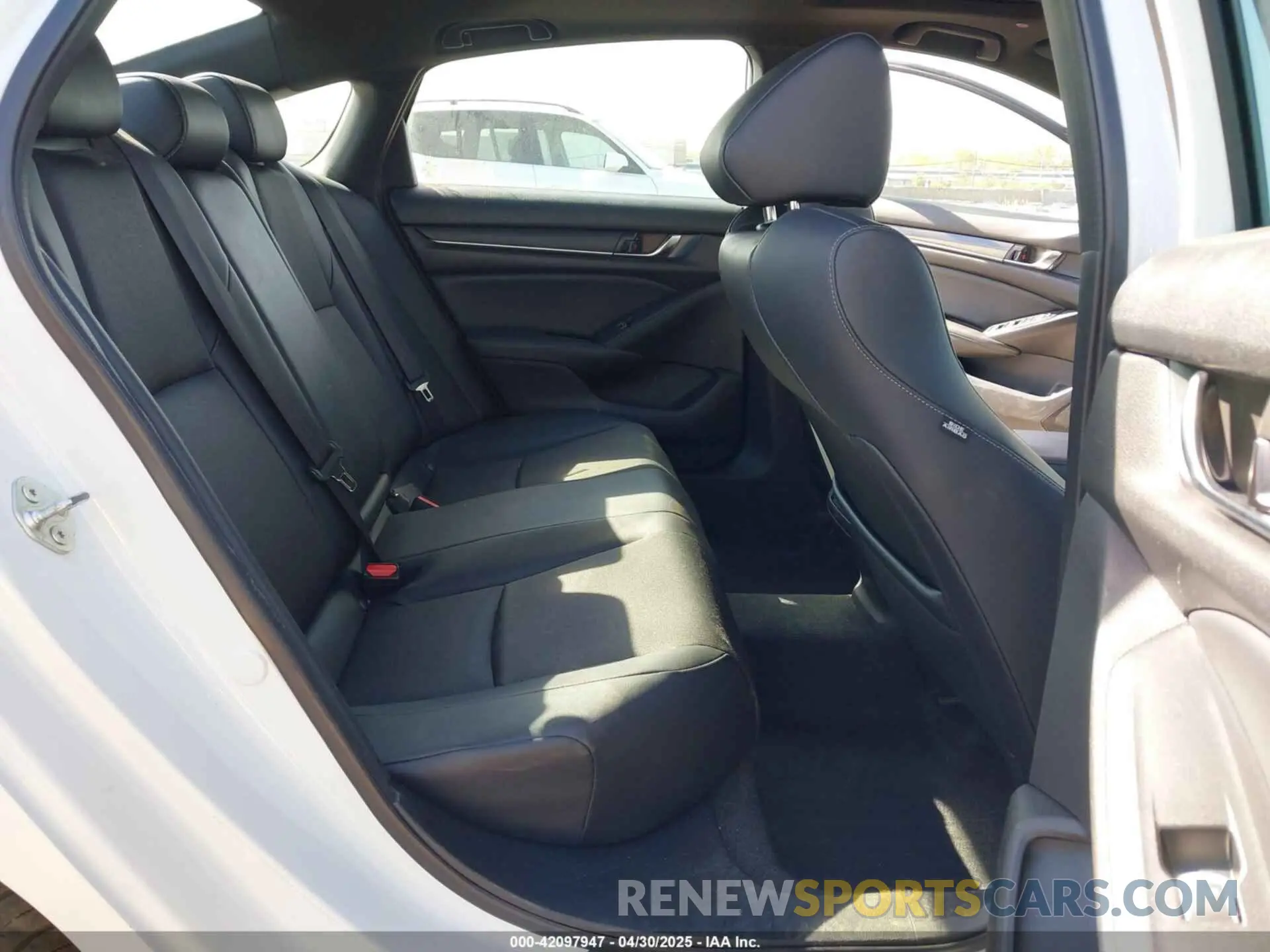 8 fotografías del automóvil dañado 1HGCV2F33NA020029 HONDA ACCORD 2022