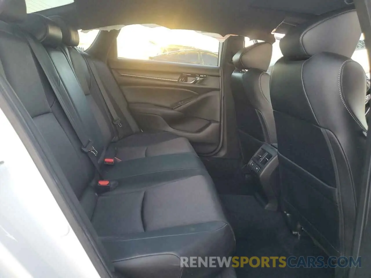 10 fotografías del automóvil dañado 1HGCV2F35NA013468 HONDA ACCORD 2022