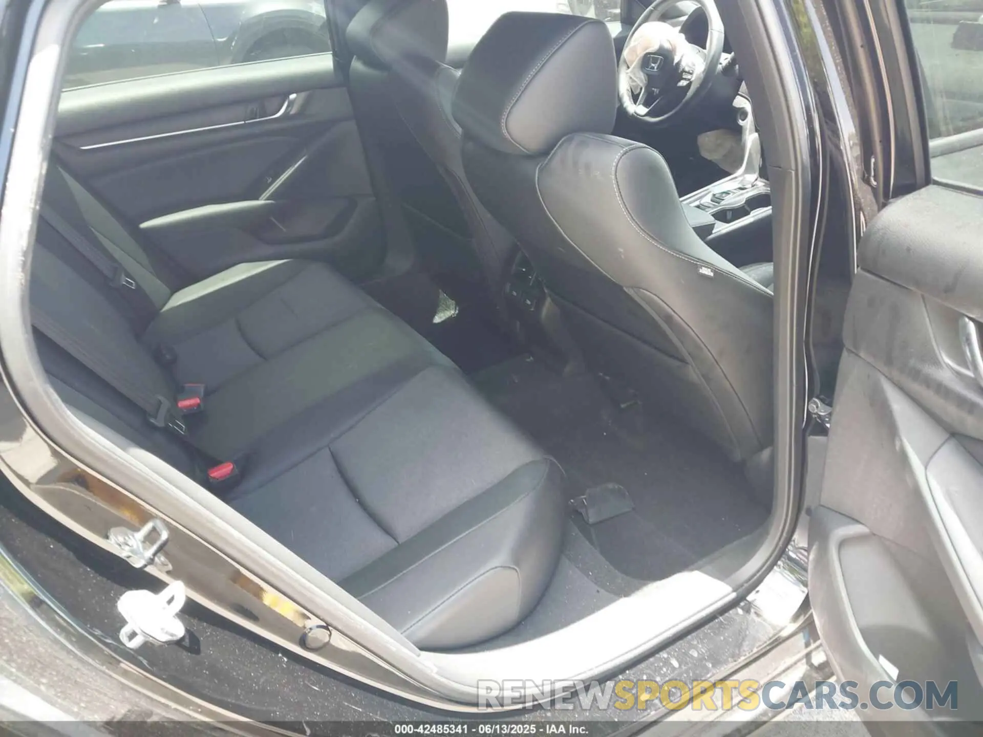 8 fotografías del automóvil dañado 1HGCV2F35NA014703 HONDA ACCORD 2022