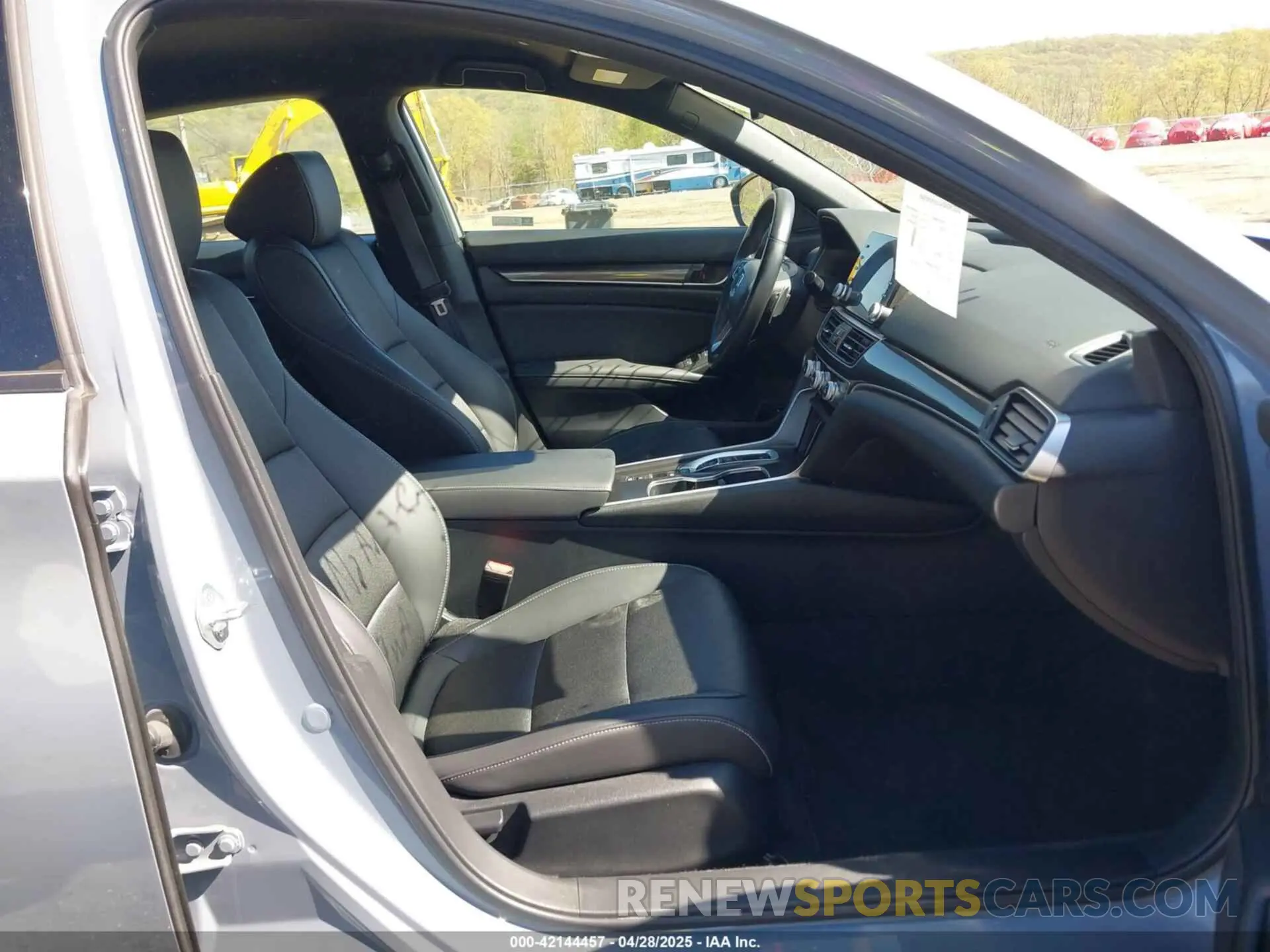 5 fotografías del automóvil dañado 1HGCV3F21NA044617 HONDA ACCORD 2022