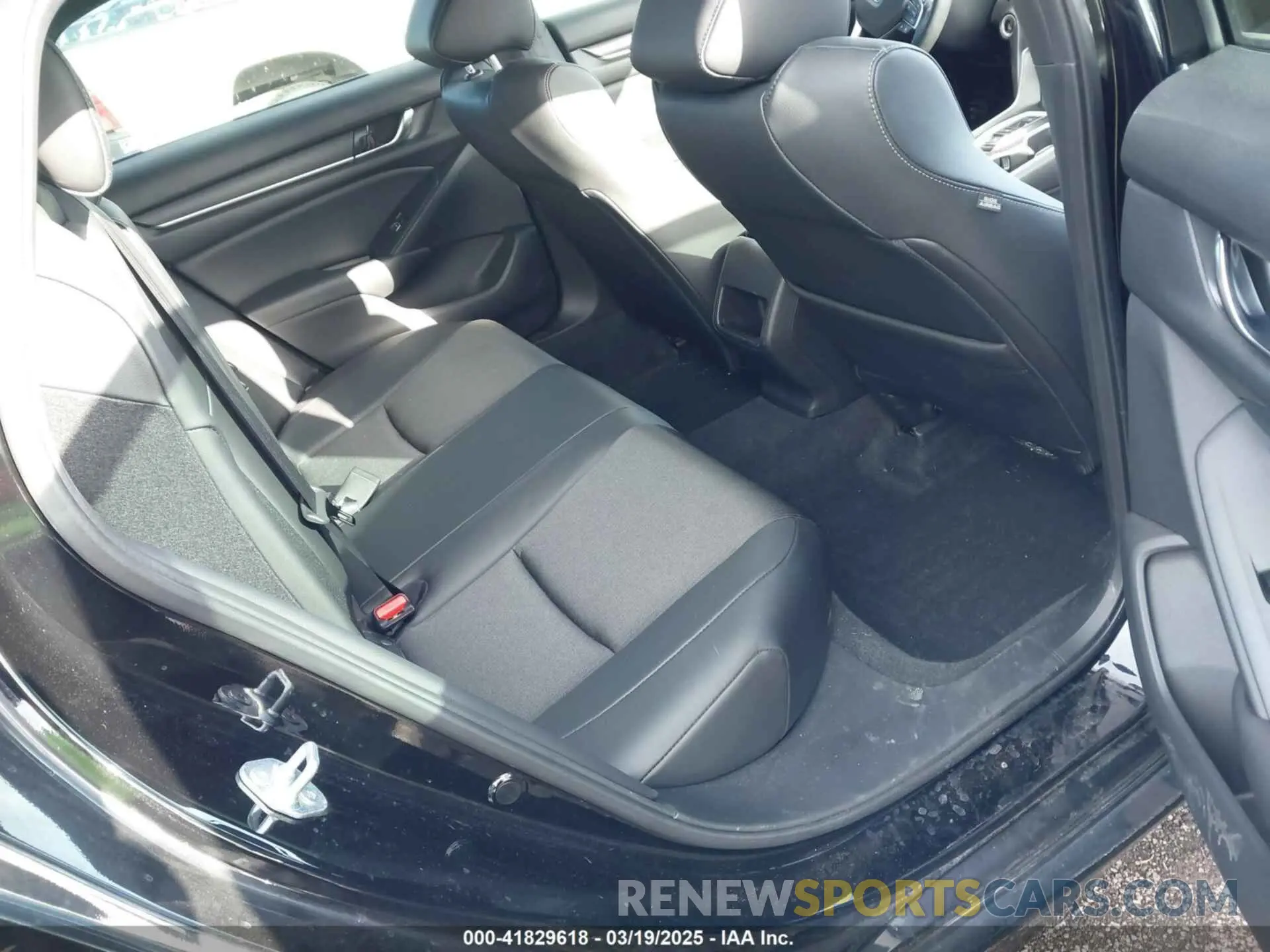 8 fotografías del automóvil dañado 1HGCV3F23NA028323 HONDA ACCORD 2022