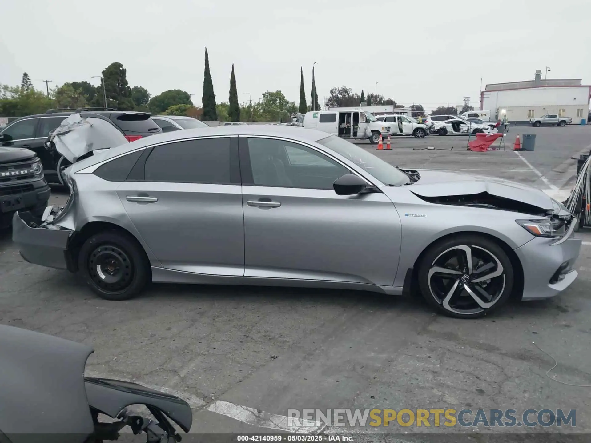 13 fotografías del automóvil dañado 1HGCV3F2XNA031770 HONDA ACCORD 2022