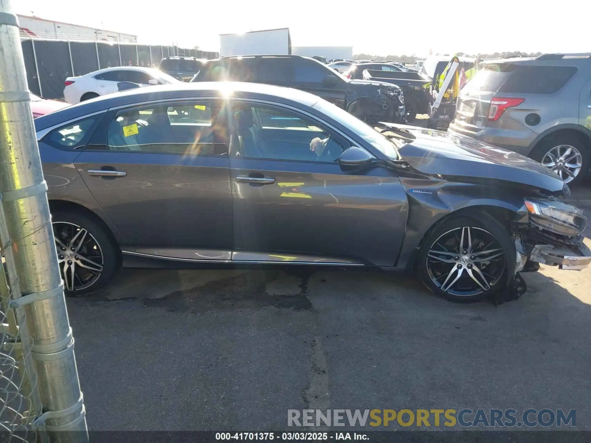 13 fotografías del automóvil dañado 1HGCV3F96NA011657 HONDA ACCORD 2022
