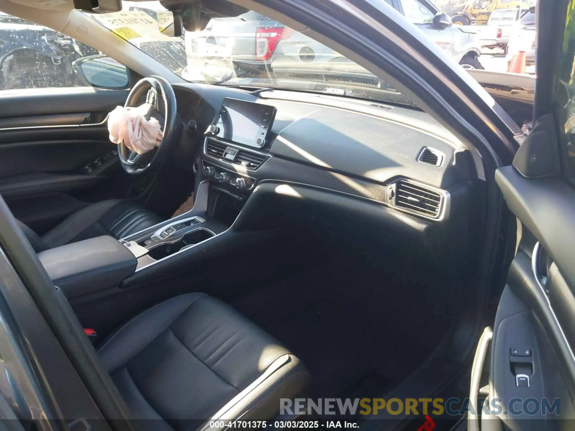 5 fotografías del automóvil dañado 1HGCV3F96NA011657 HONDA ACCORD 2022