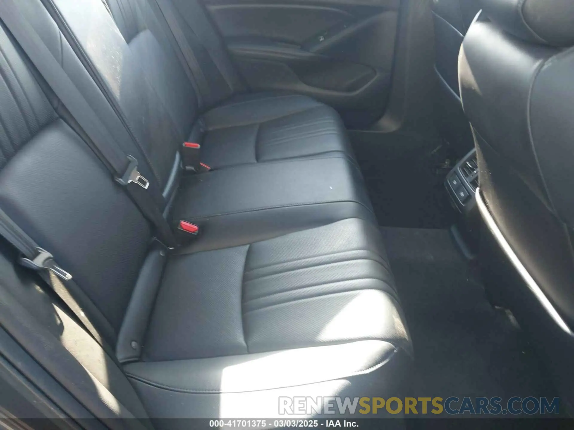 8 fotografías del automóvil dañado 1HGCV3F96NA011657 HONDA ACCORD 2022