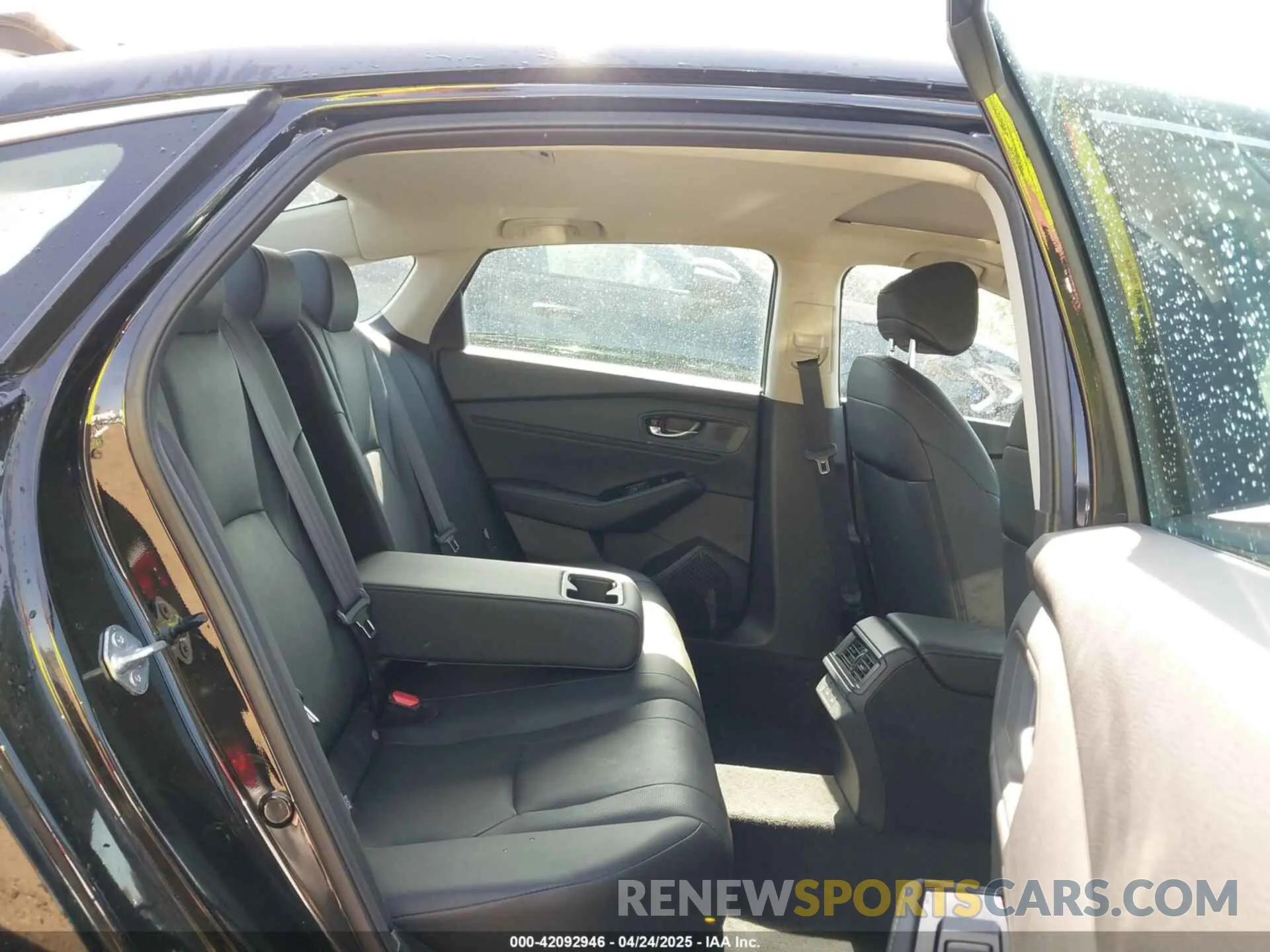 8 fotografías del automóvil dañado 1HGCY2F88PA040055 HONDA ACCORD 2023