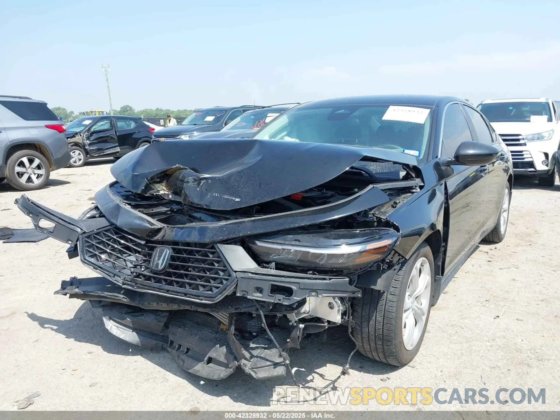 2 fotografías del automóvil dañado 1HGCY1F29RA071453 HONDA ACCORD 2024