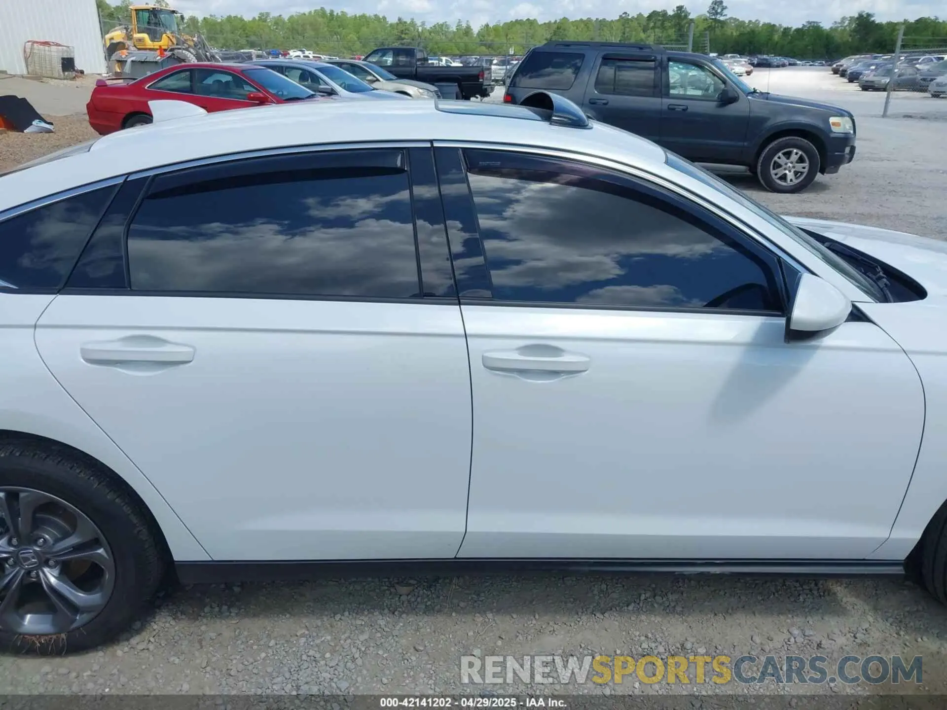 14 fotografías del automóvil dañado 1HGCY1F35RA002011 HONDA ACCORD 2024