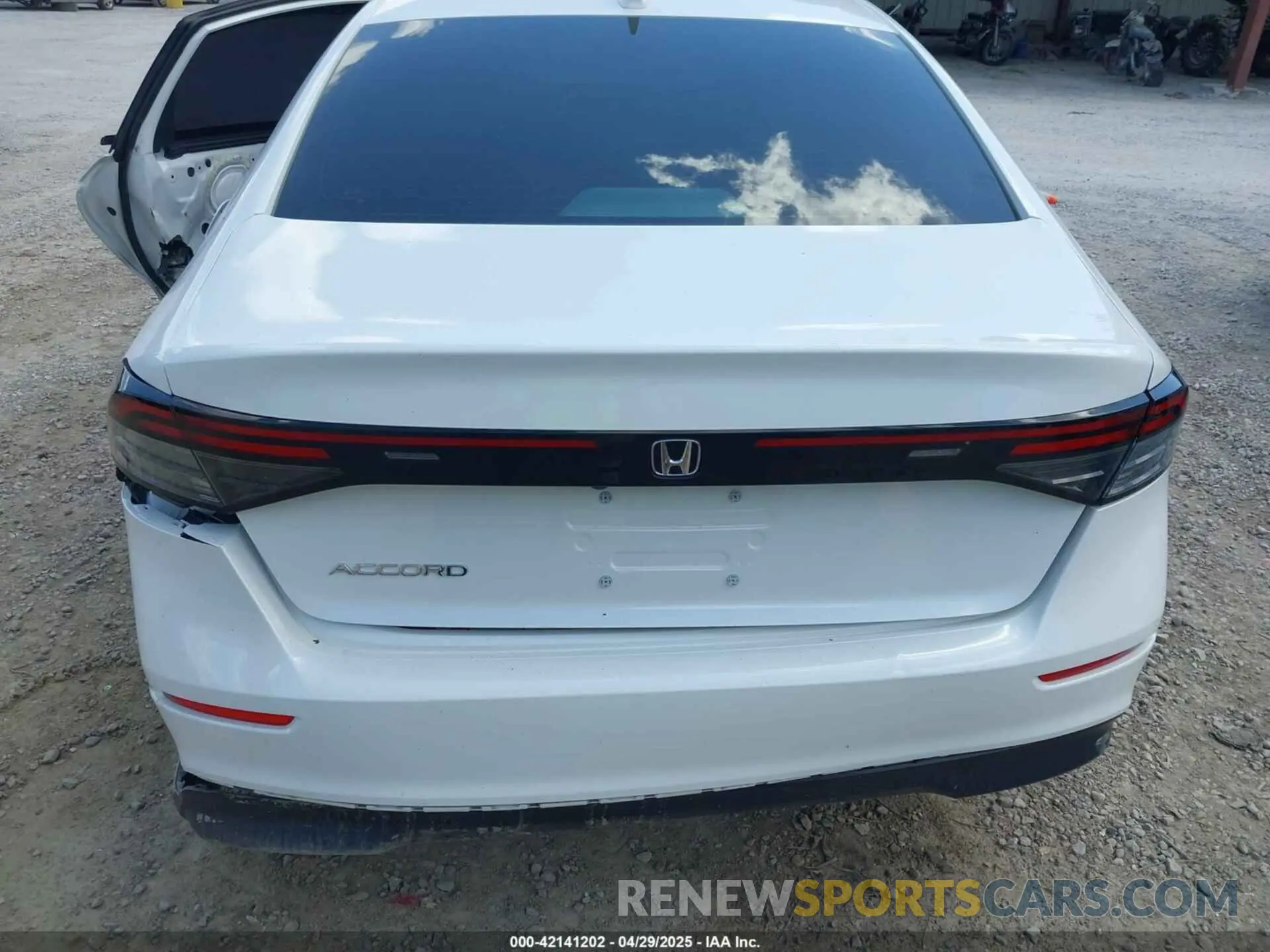 17 fotografías del automóvil dañado 1HGCY1F35RA002011 HONDA ACCORD 2024