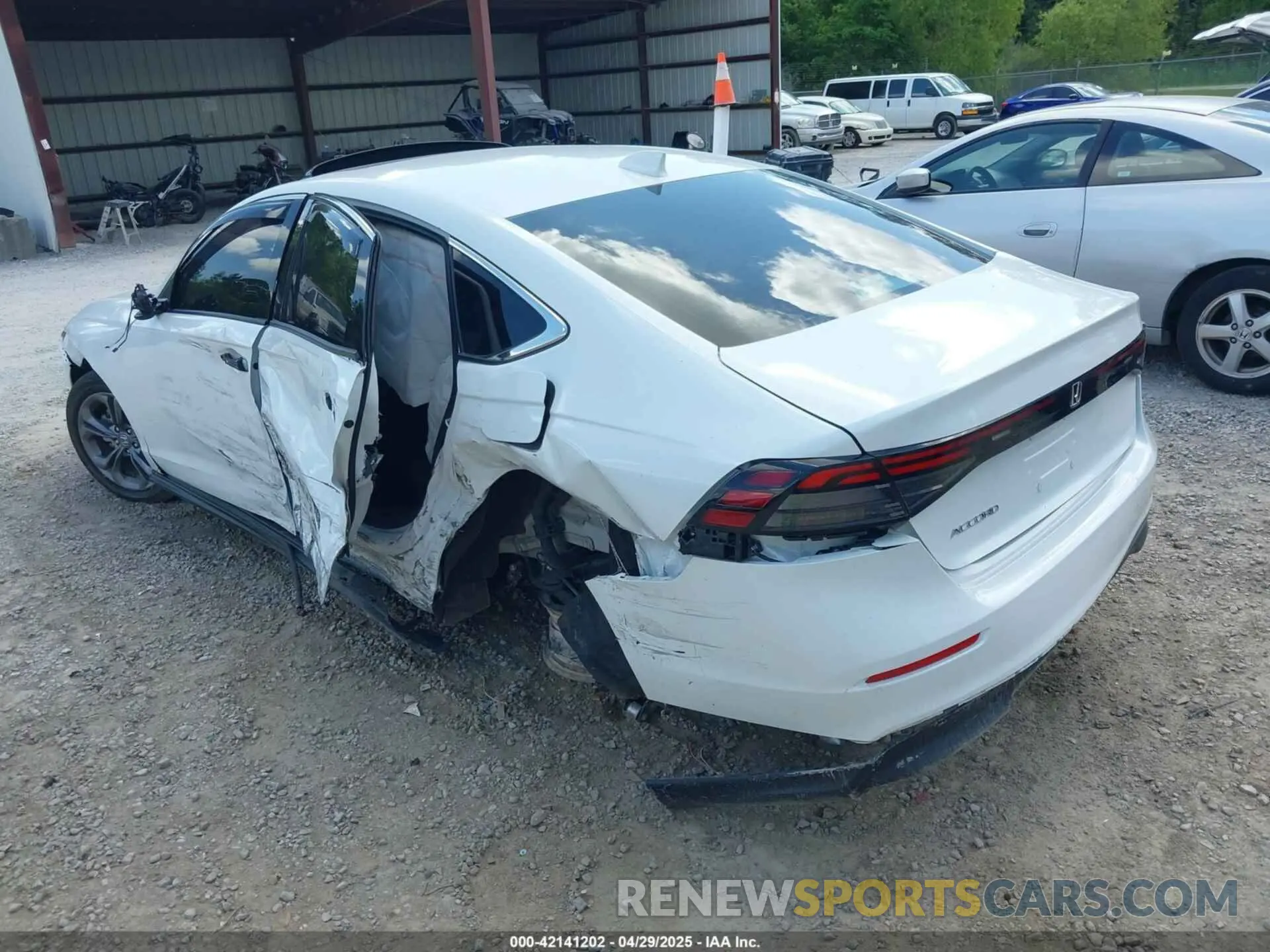 3 fotografías del automóvil dañado 1HGCY1F35RA002011 HONDA ACCORD 2024